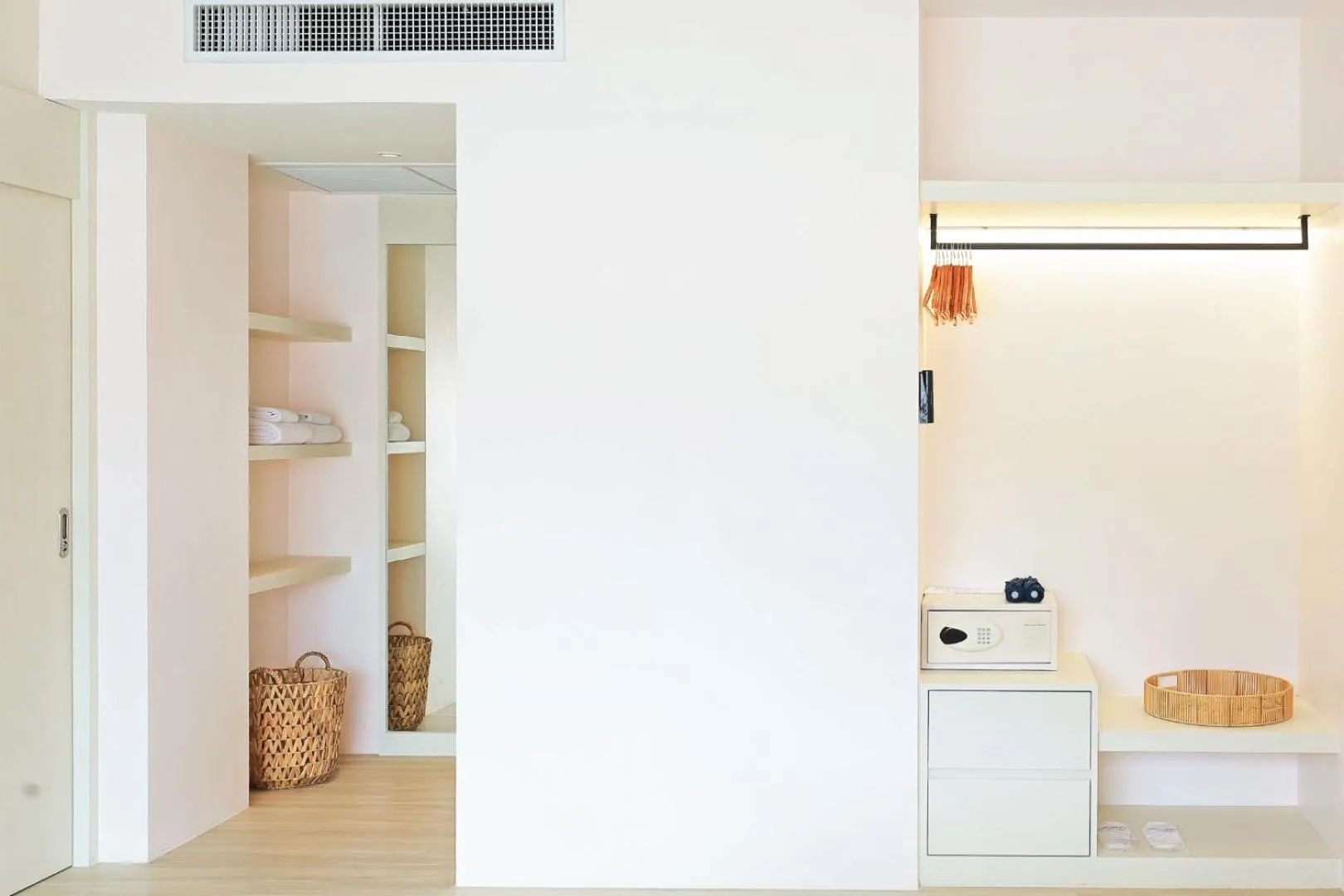 wardrobe in Amata Patong