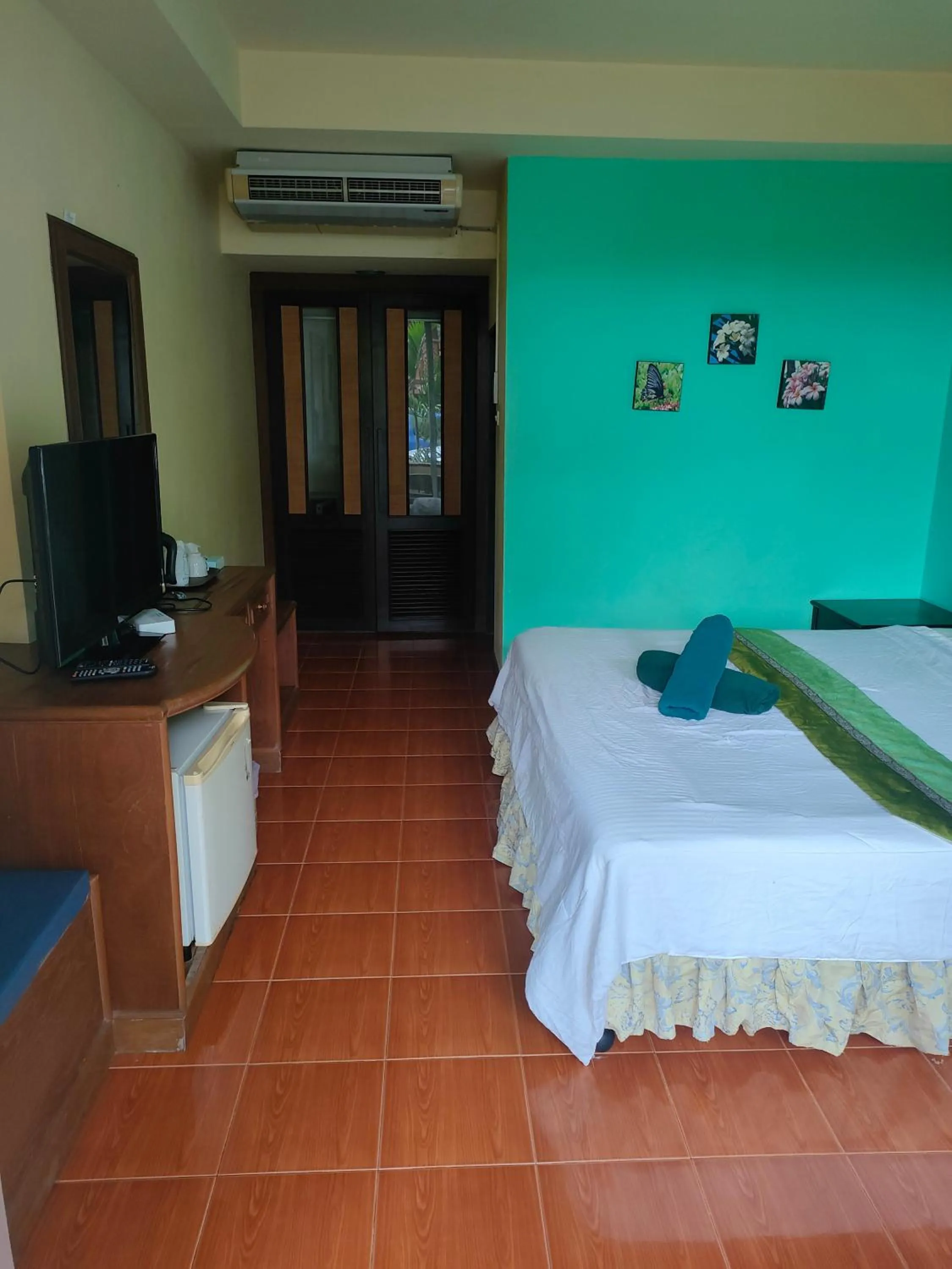 air conditioner, Bed in Grand Thai House Resort Lamai
