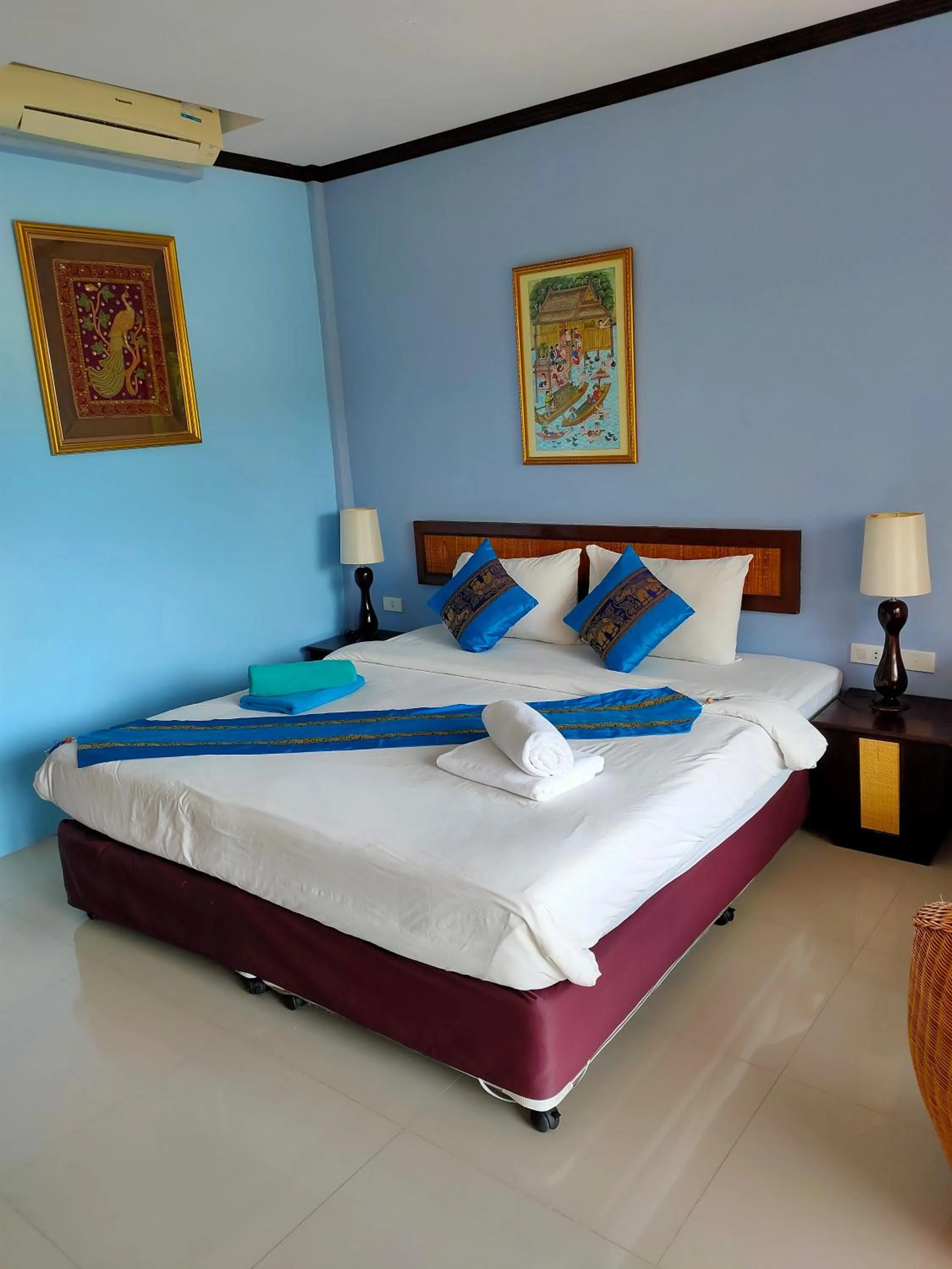 Bed in Grand Thai House Resort Lamai