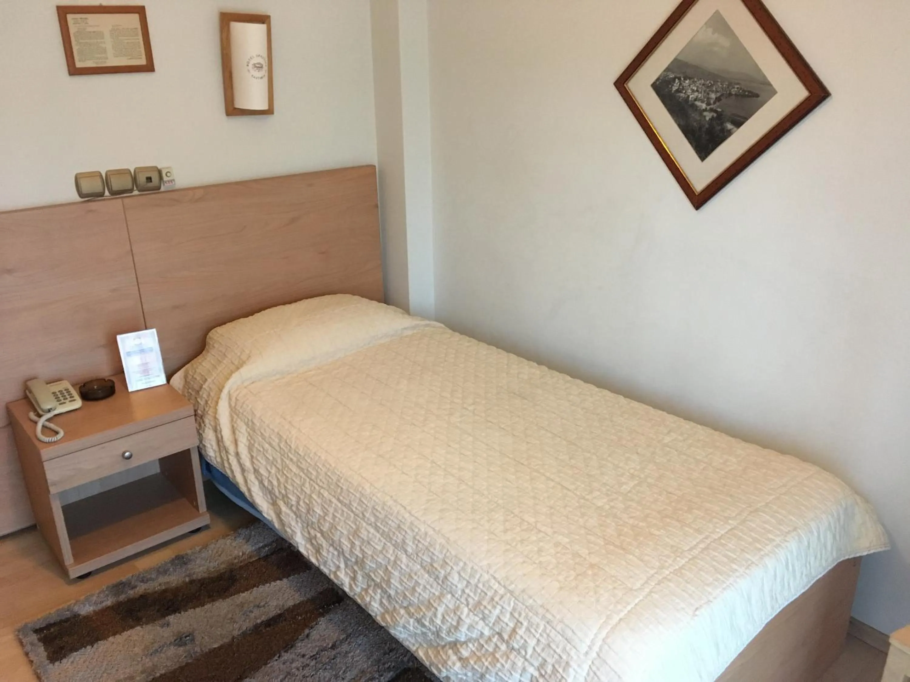 Bed in Hotel Orestion - Bike and motorcycle friendly hotel