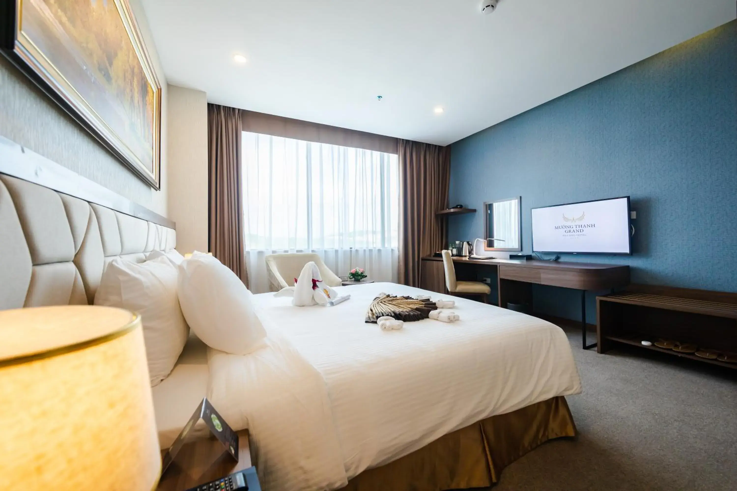 Deluxe Double Room in Muong Thanh Grand Ha Long Hotel Deluxe Double Room in Muong Thanh Grand Ha Long Hotel