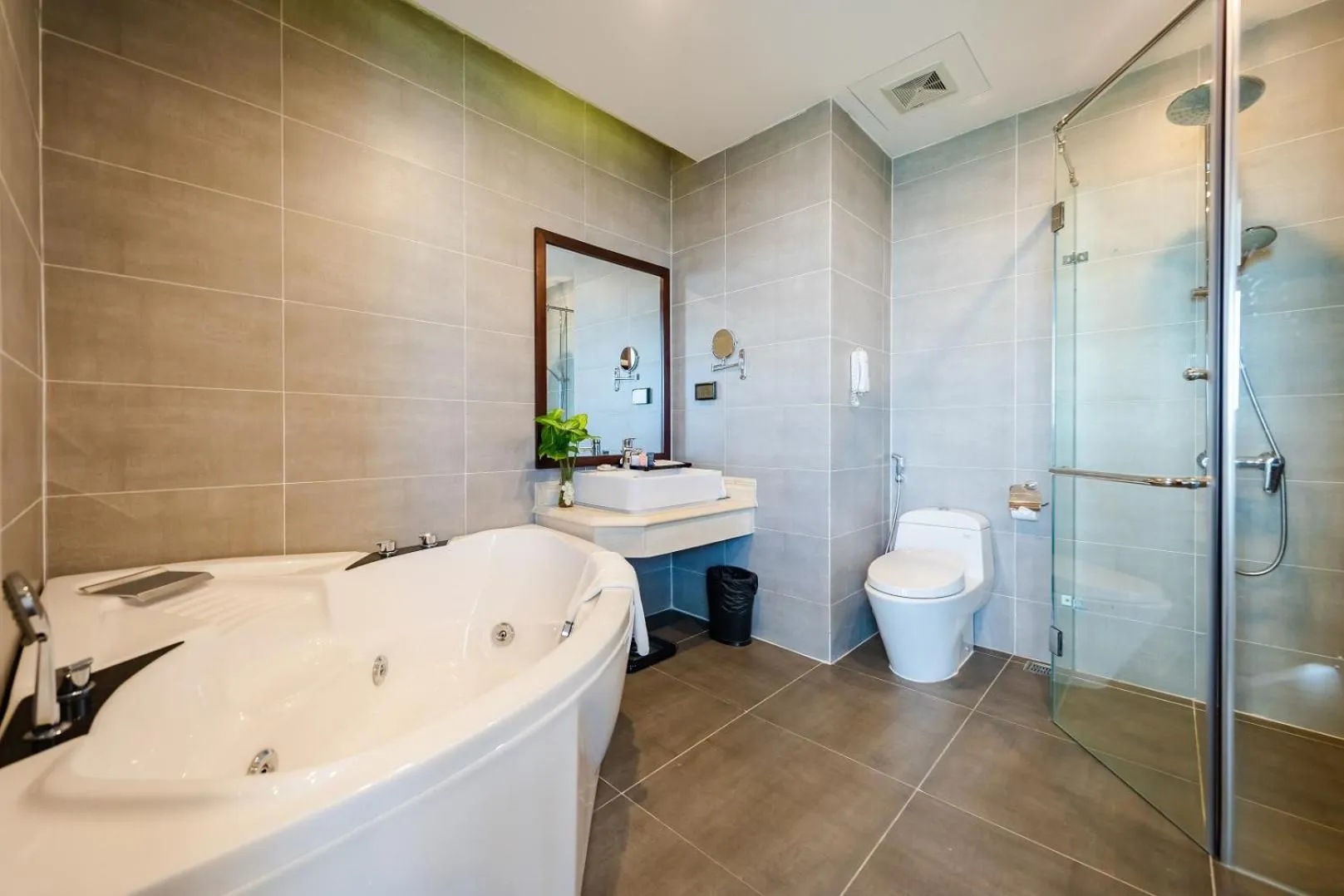 Muong Thanh Grand Ha Long Hotel