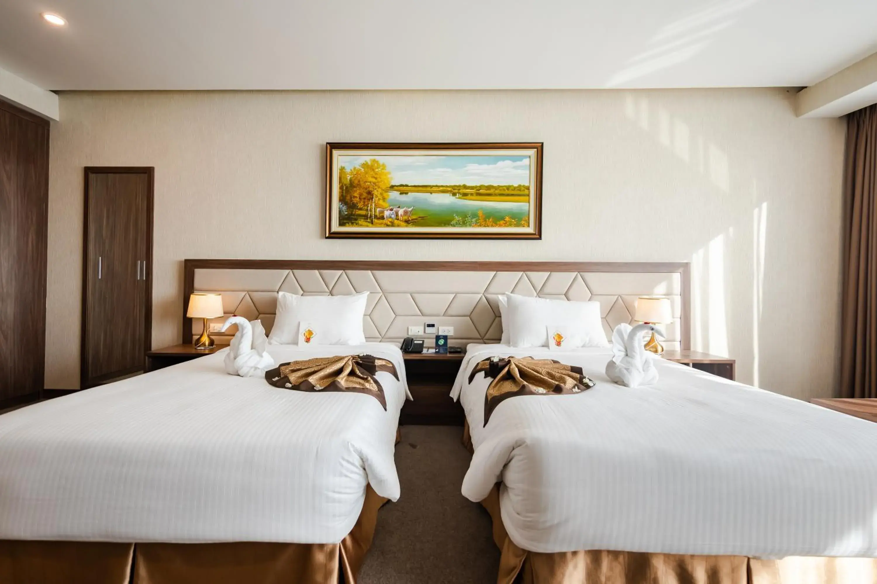 Deluxe Twin Room in Muong Thanh Grand Ha Long Hotel Deluxe Twin Room in Muong Thanh Grand Ha Long Hotel