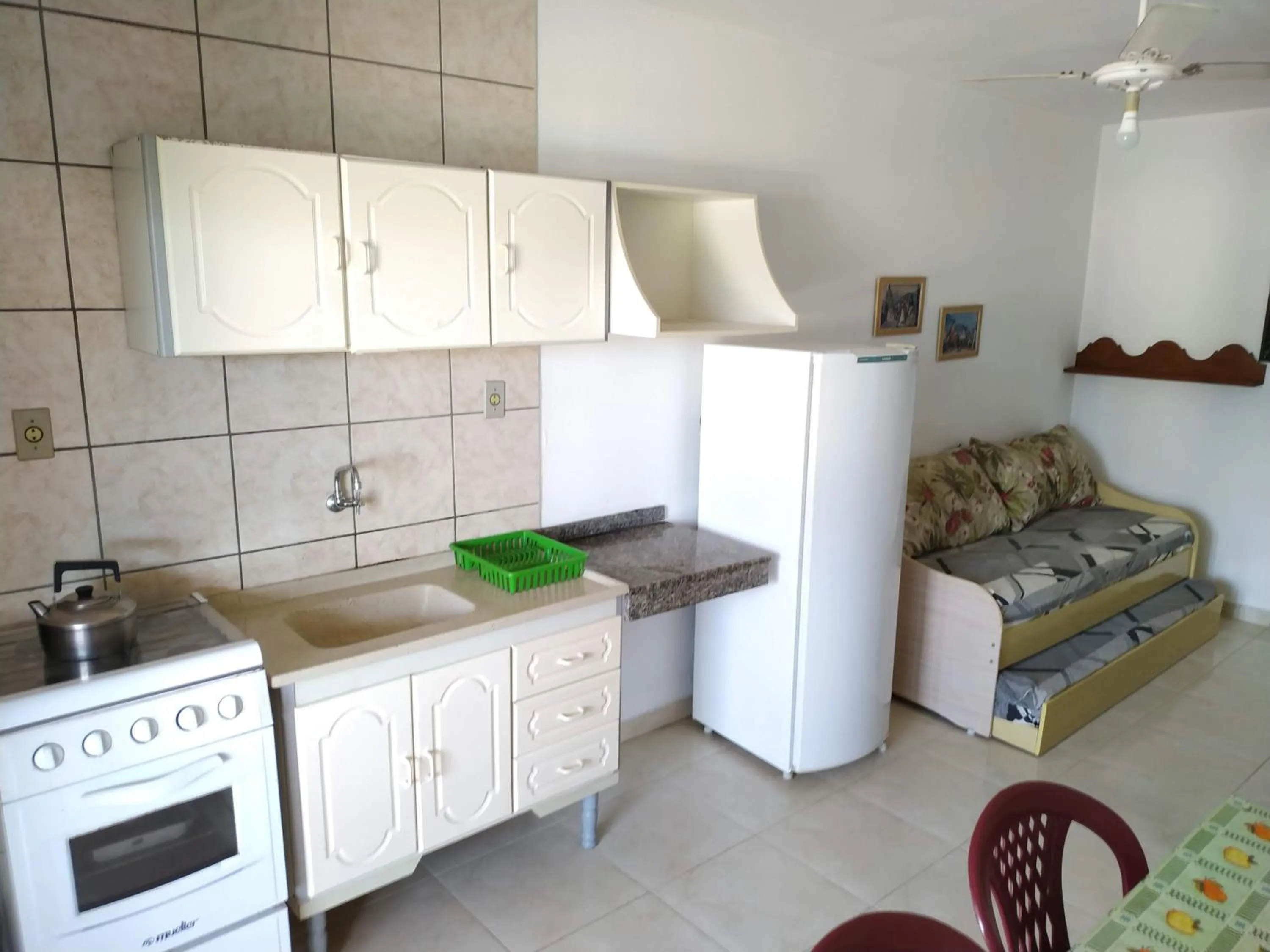 Kitchen or kitchenette in Residencial Praia Bombas
