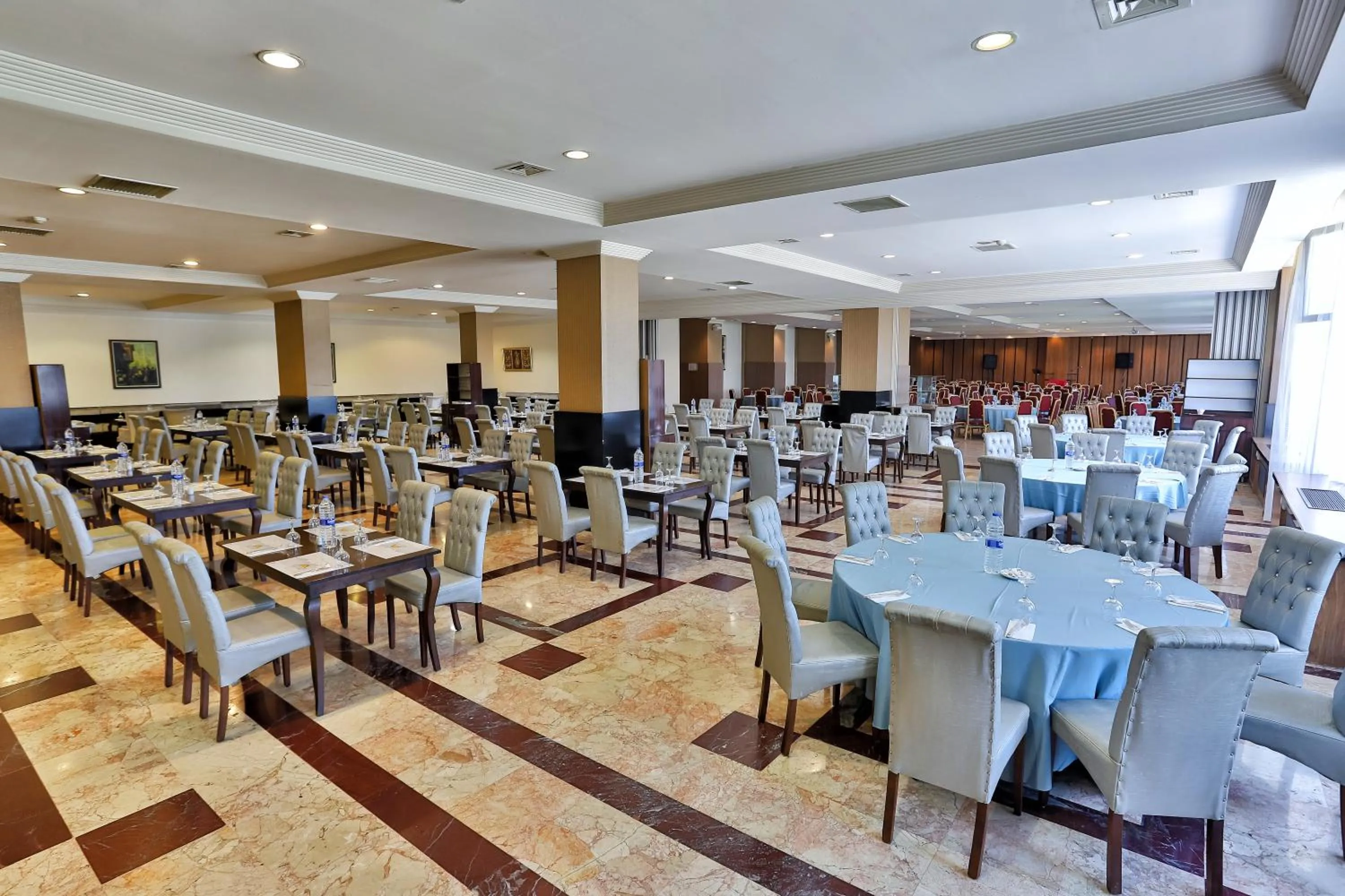 Restaurant/places to eat in Anadolu Hotels Esenboga Thermal
