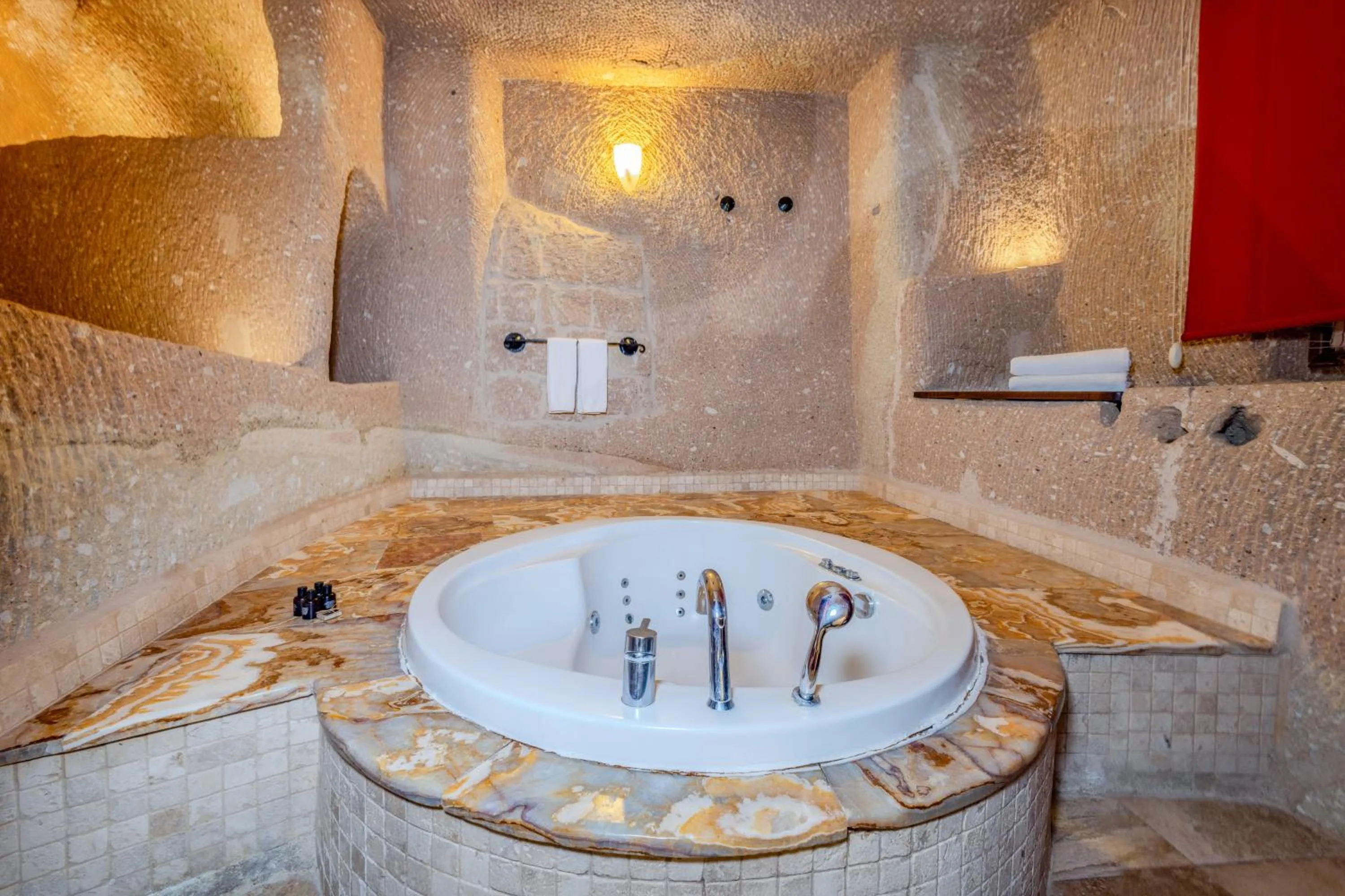 Shower in MDC Cave Hotel Cappadocia