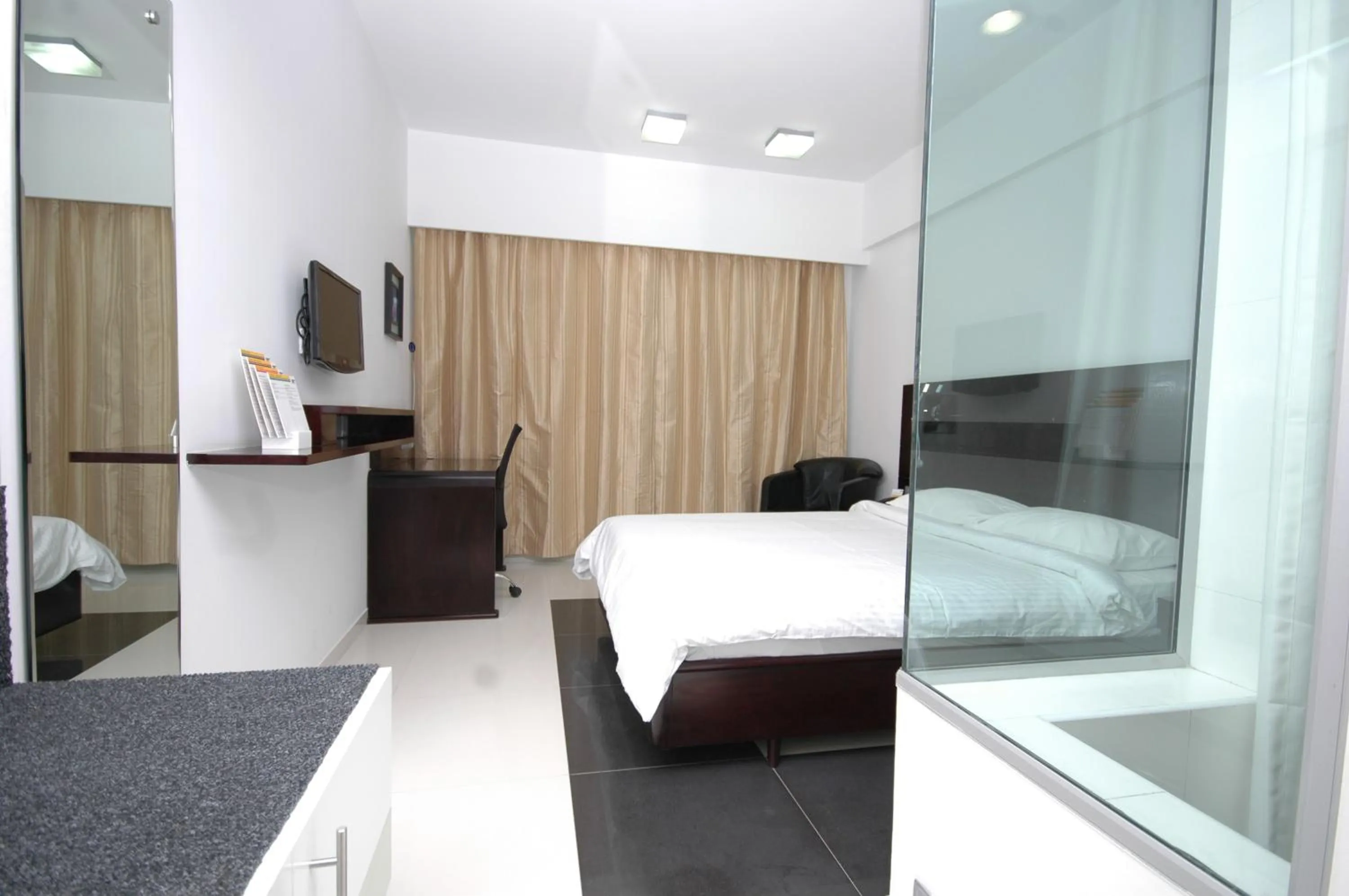 Bedroom, Bed in Keys Select by Lemon Tree Hotels, Ludhiana