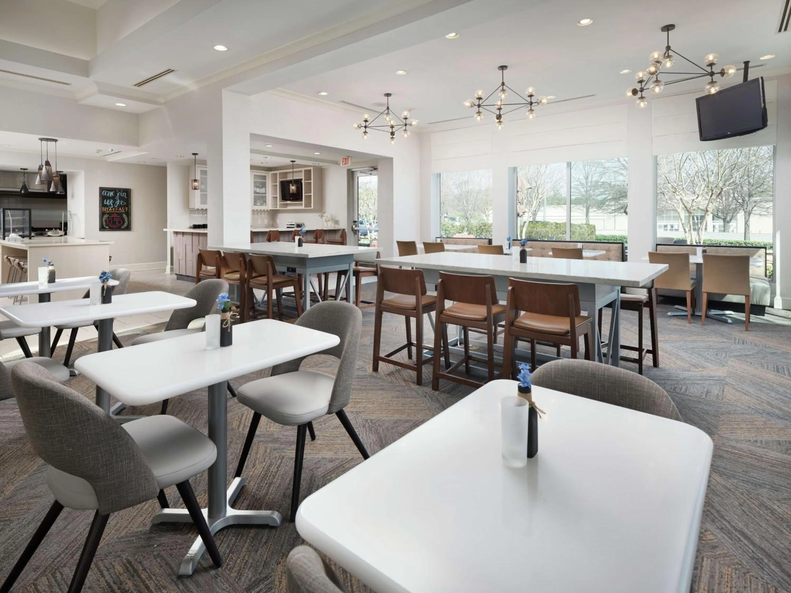 Restaurant/places to eat in Hilton Garden Inn Atlanta NW/Kennesaw-Town Center