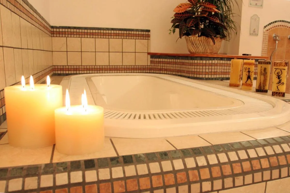 Hot Tub in Hotel Prealpi