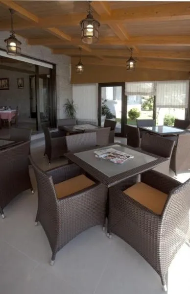 Lounge or bar in Hotel Liñares