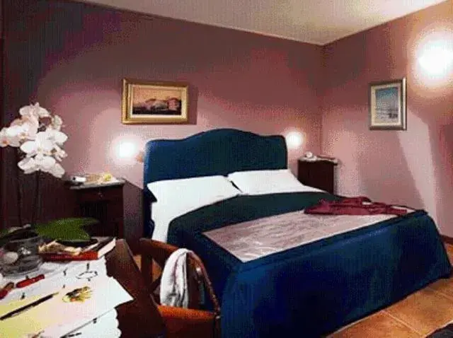 Double Room in Mongalletto Double Room in Mongalletto