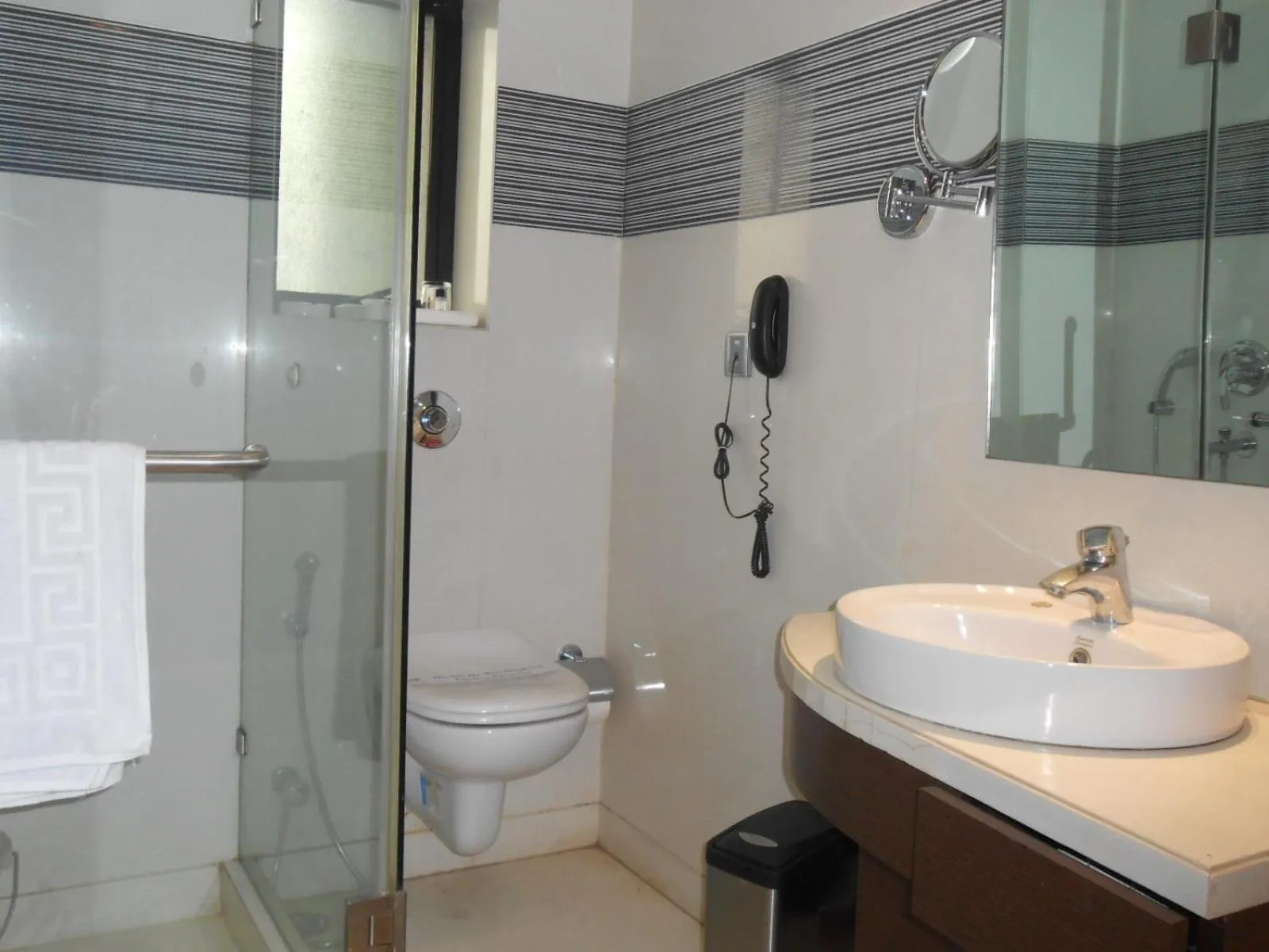 Bathroom in Southern Plaza