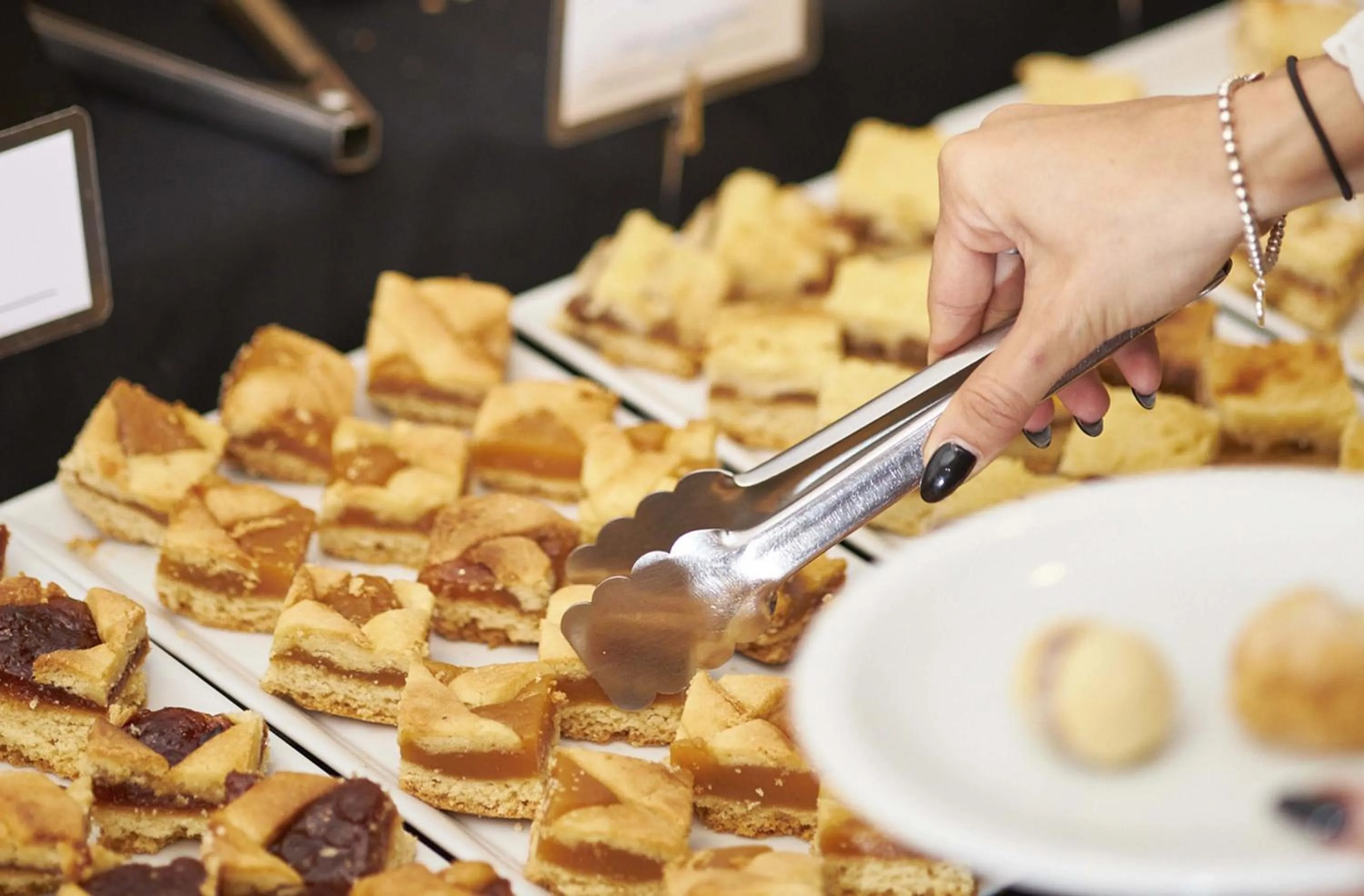 Buffet breakfast in Cyan Américas Towers Hotel