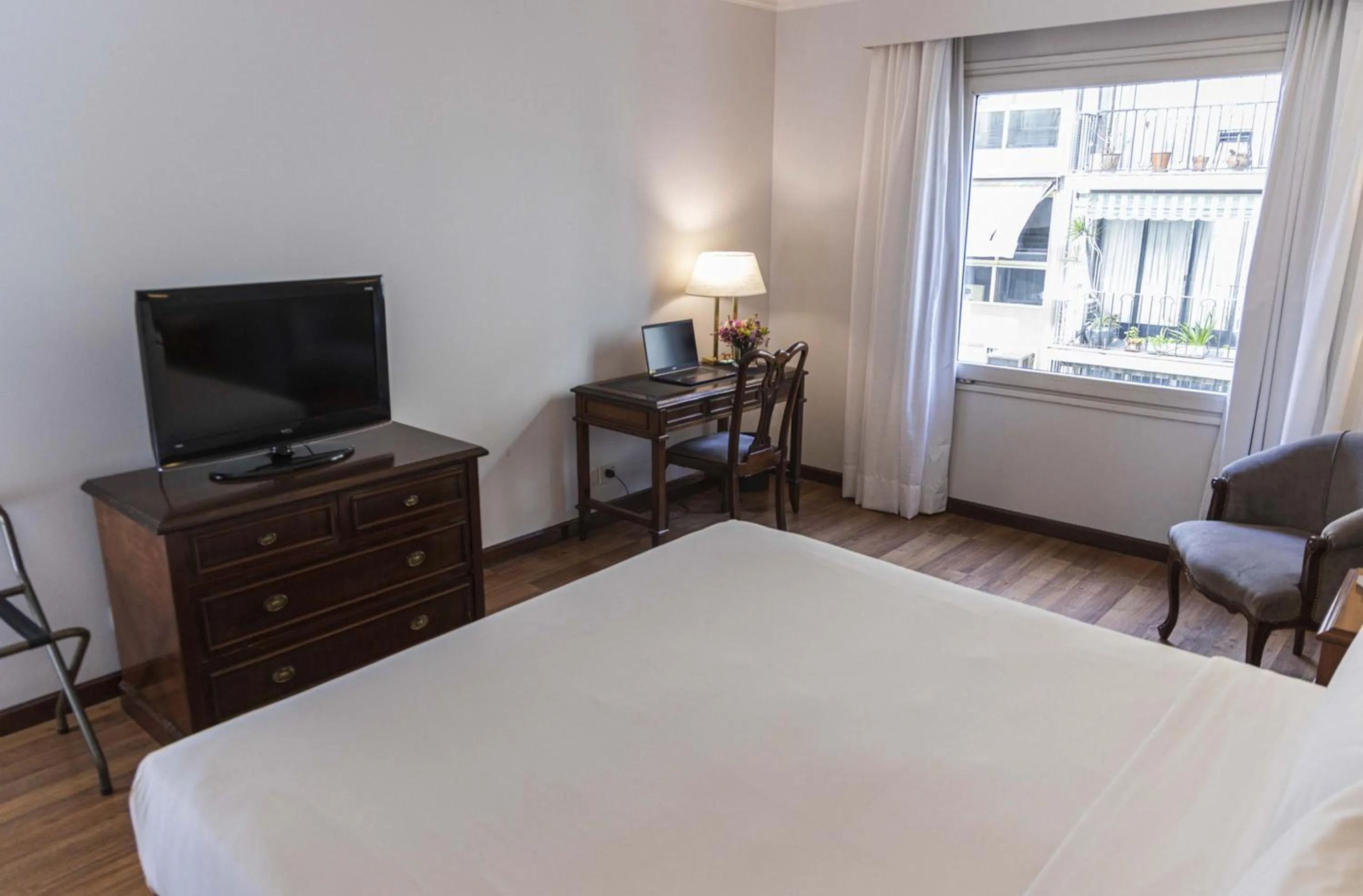 Bed in Cyan Américas Towers Hotel