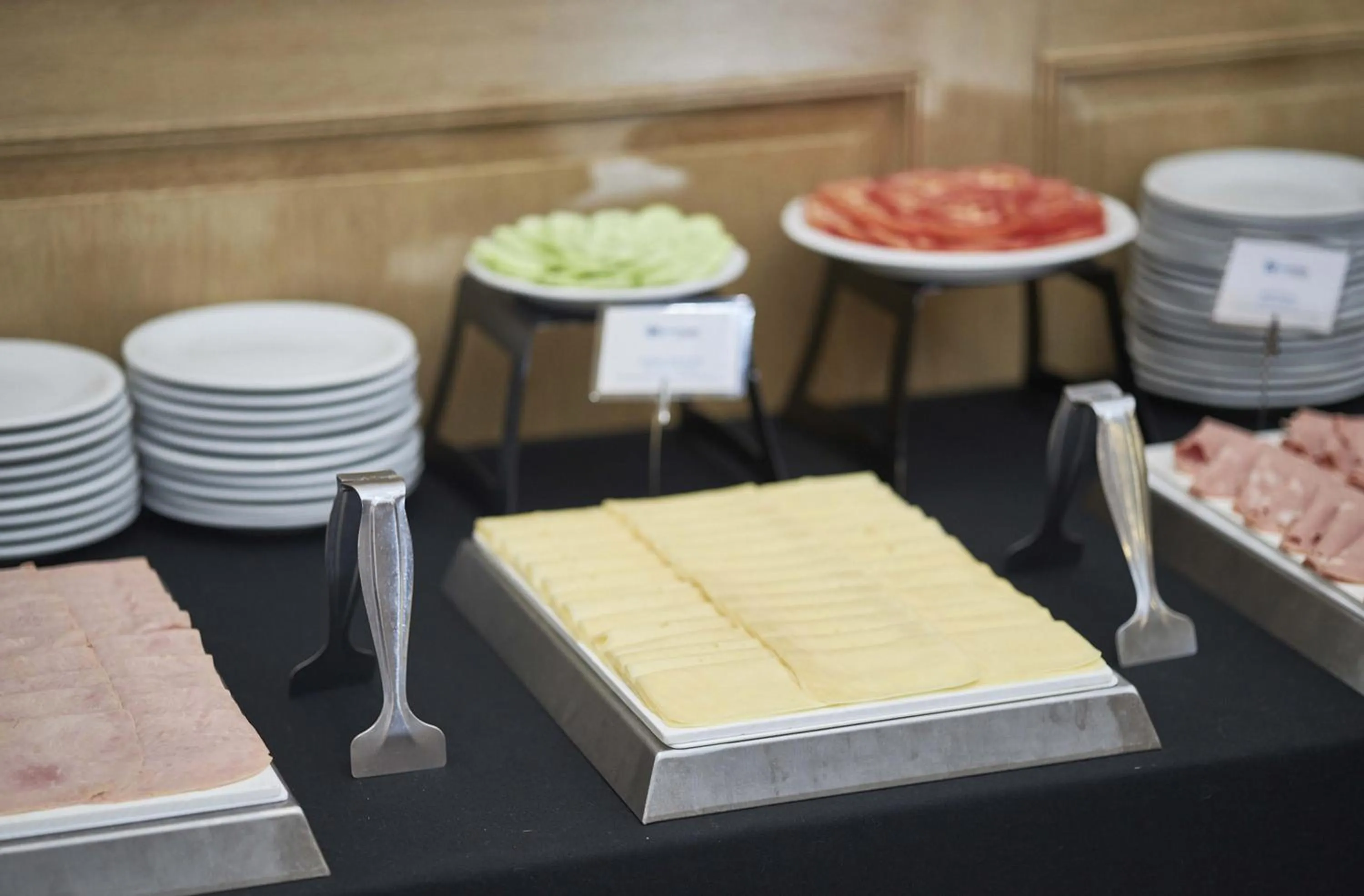 Buffet breakfast in Cyan Américas Towers Hotel
