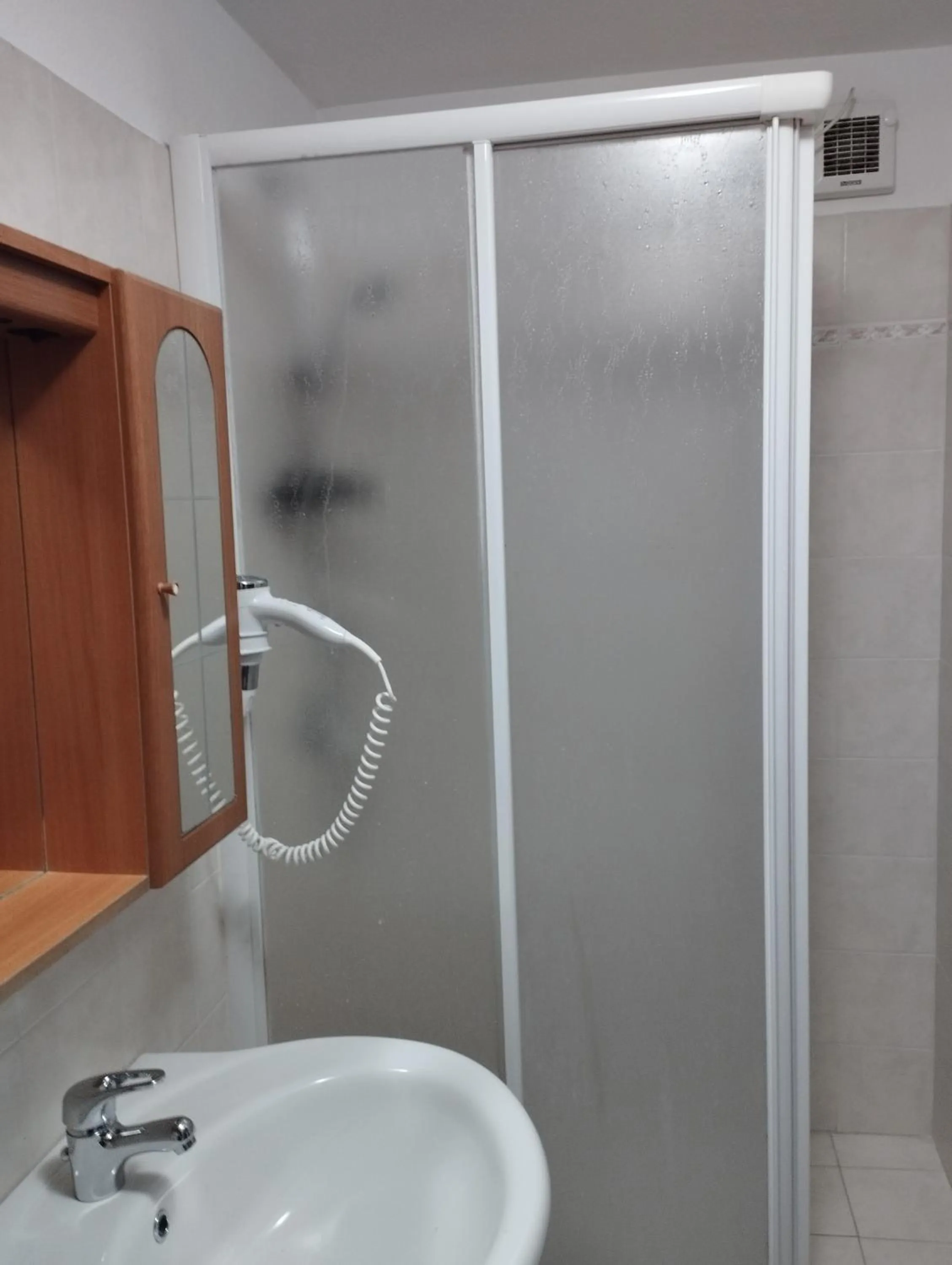 Bathroom in Chambres D'Hotes Les Fleurs