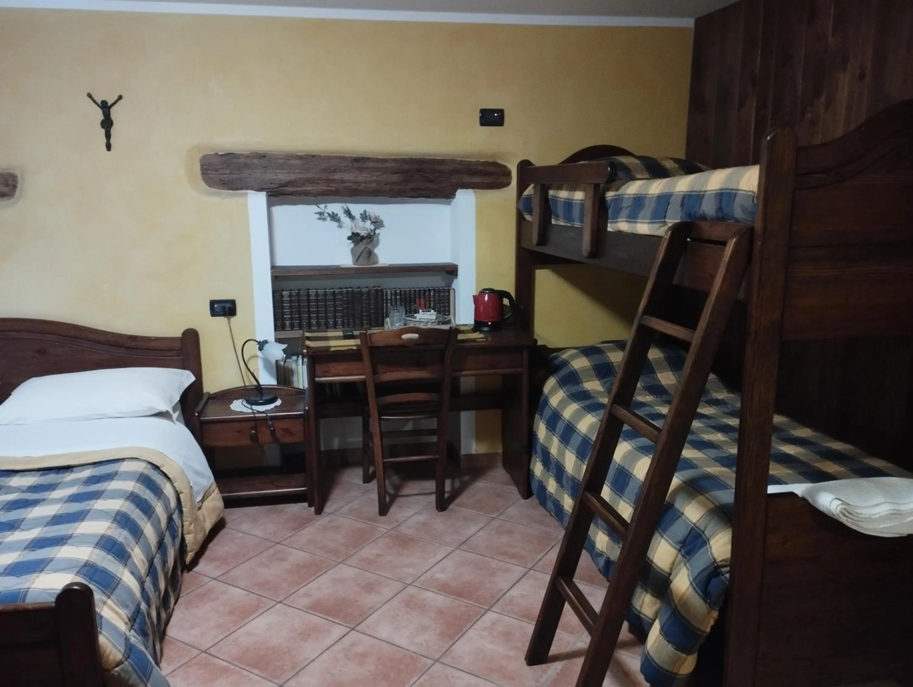 Bedroom, Bed in Chambres D'Hotes Les Fleurs