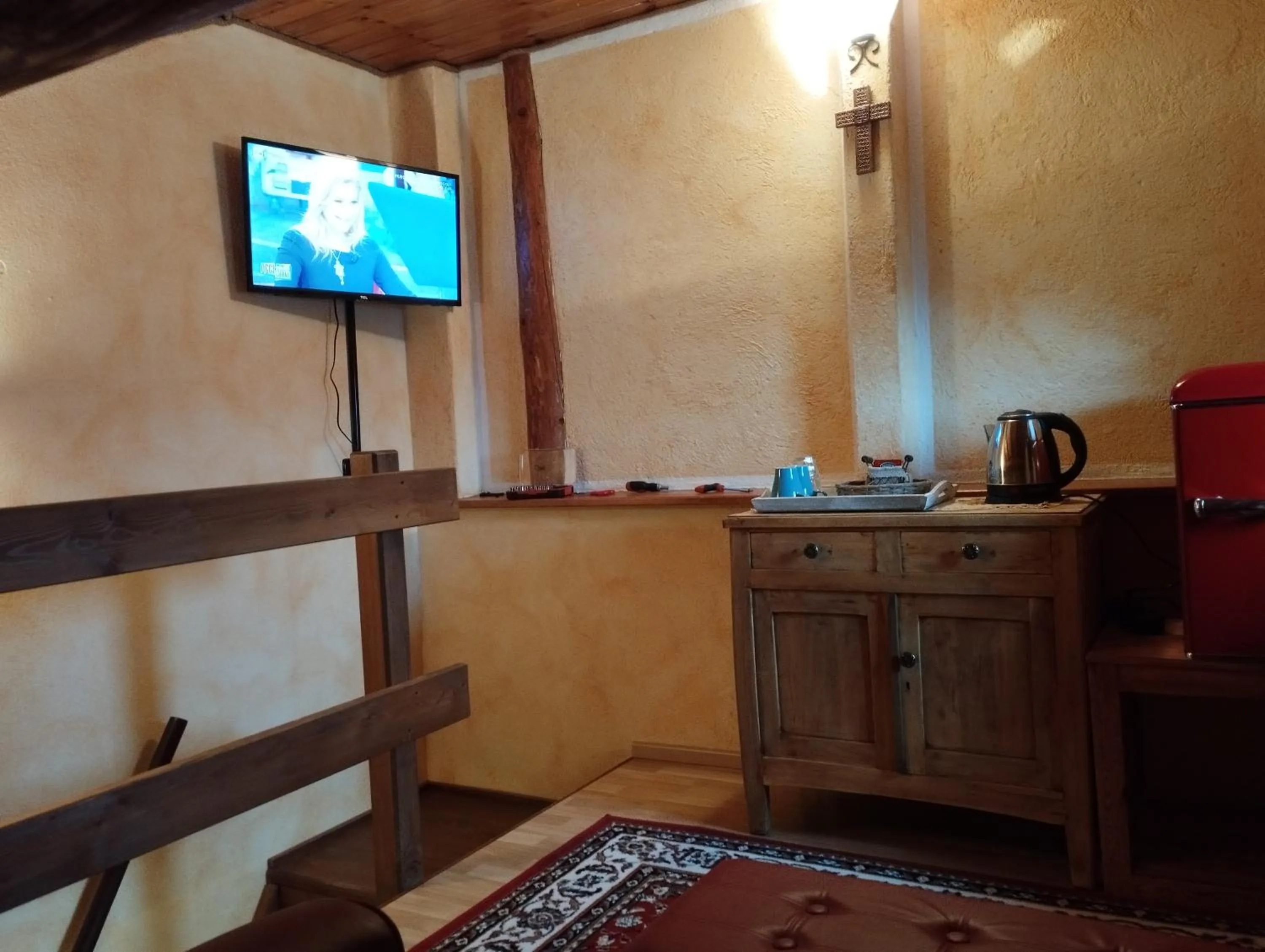 TV and multimedia in Chambres D'Hotes Les Fleurs