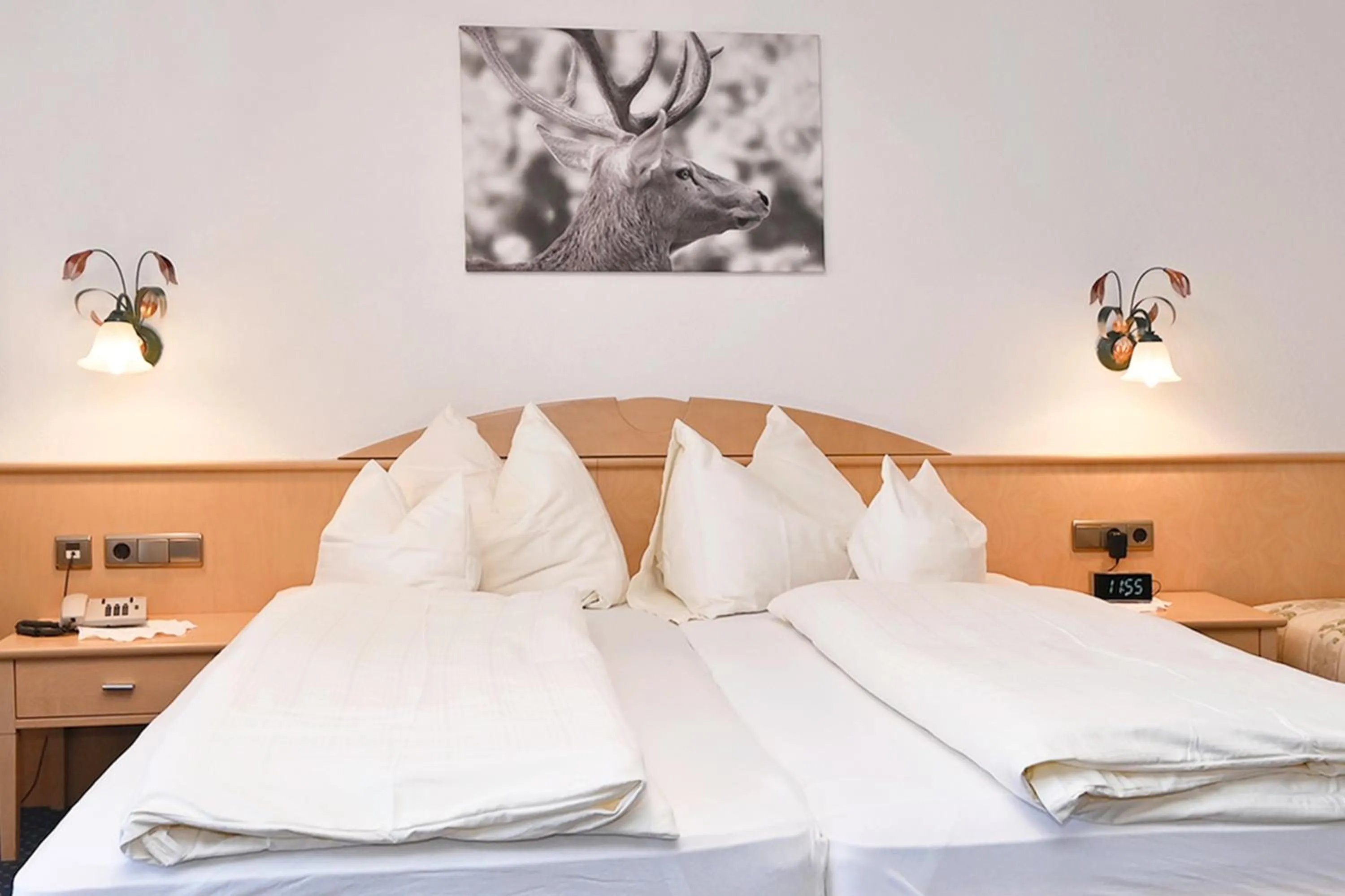 Bed in Gasthaus & Pension Alphorn