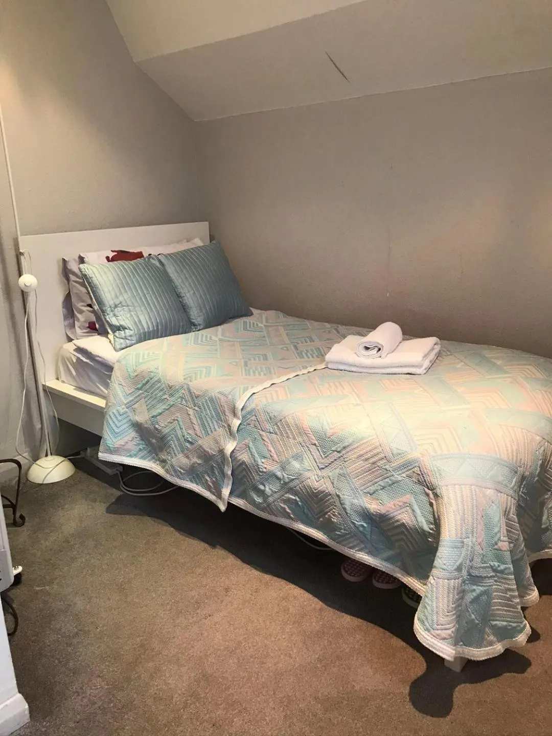 Bed in Golden Cross Guesthouse