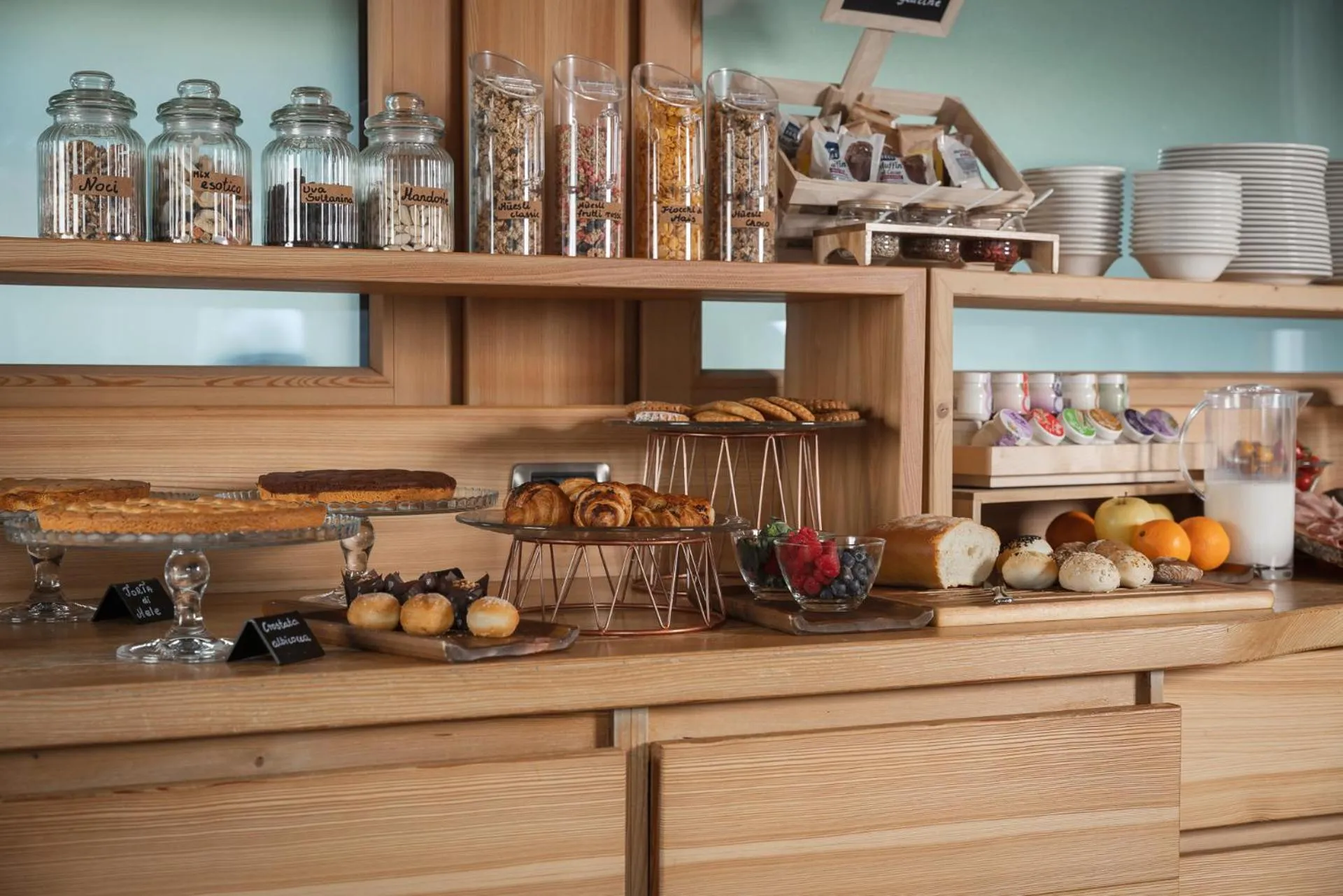 Buffet breakfast in Alpen Hotel Chalet