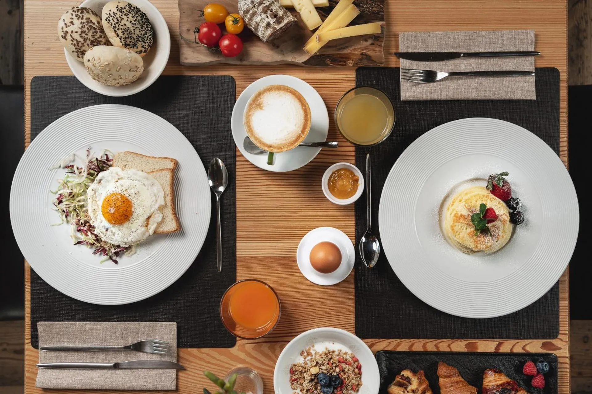 Breakfast in Alpen Hotel Chalet