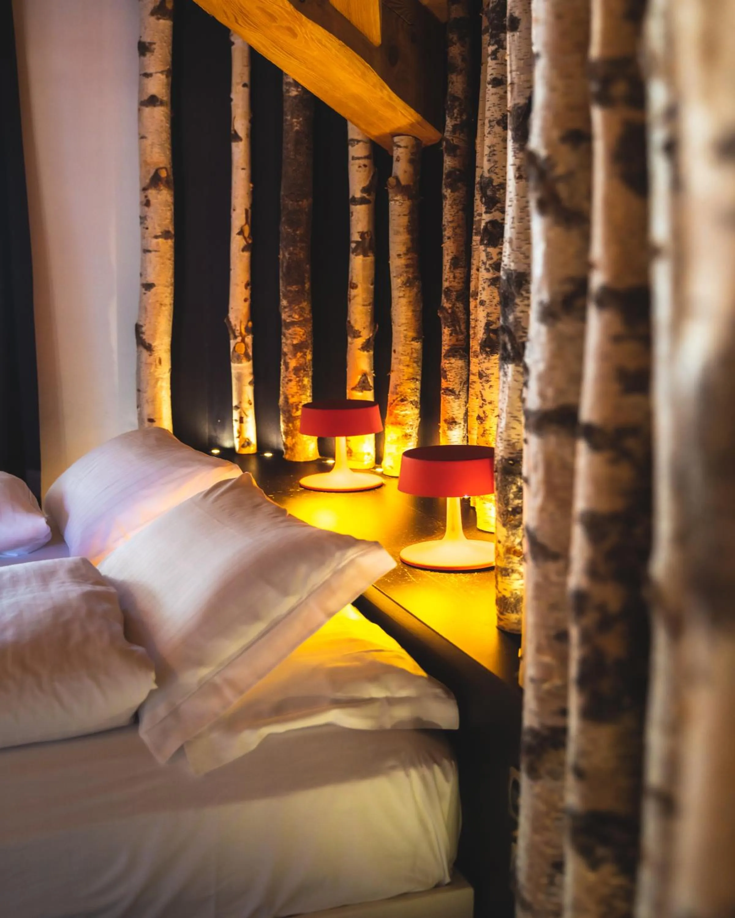 Bedroom, Bed in Alpen Hotel Chalet