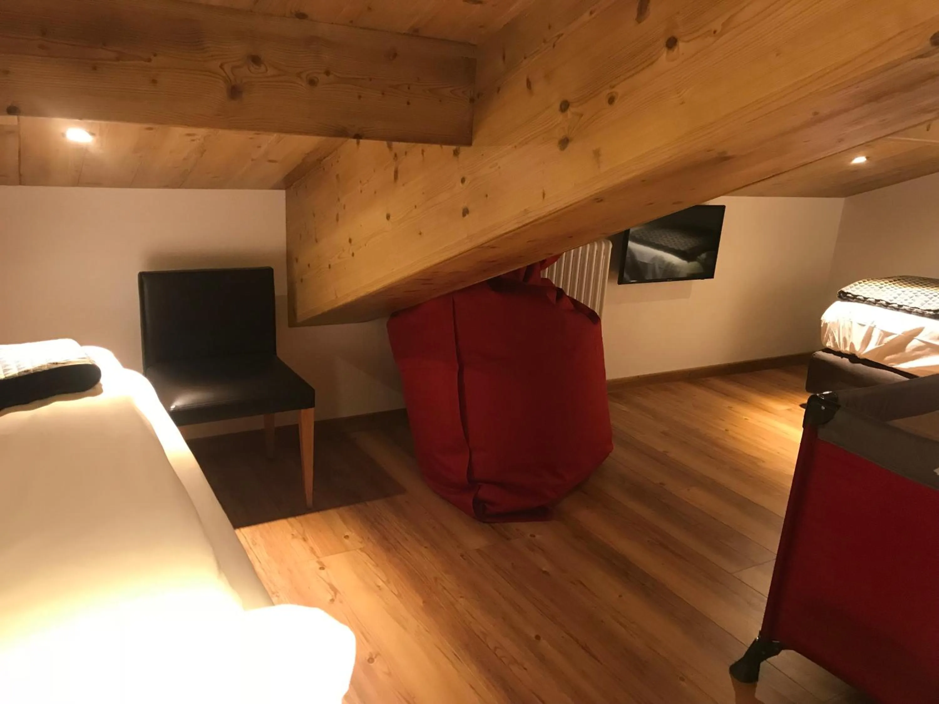 Photo of the whole room, Bed in Alpen Hotel Chalet