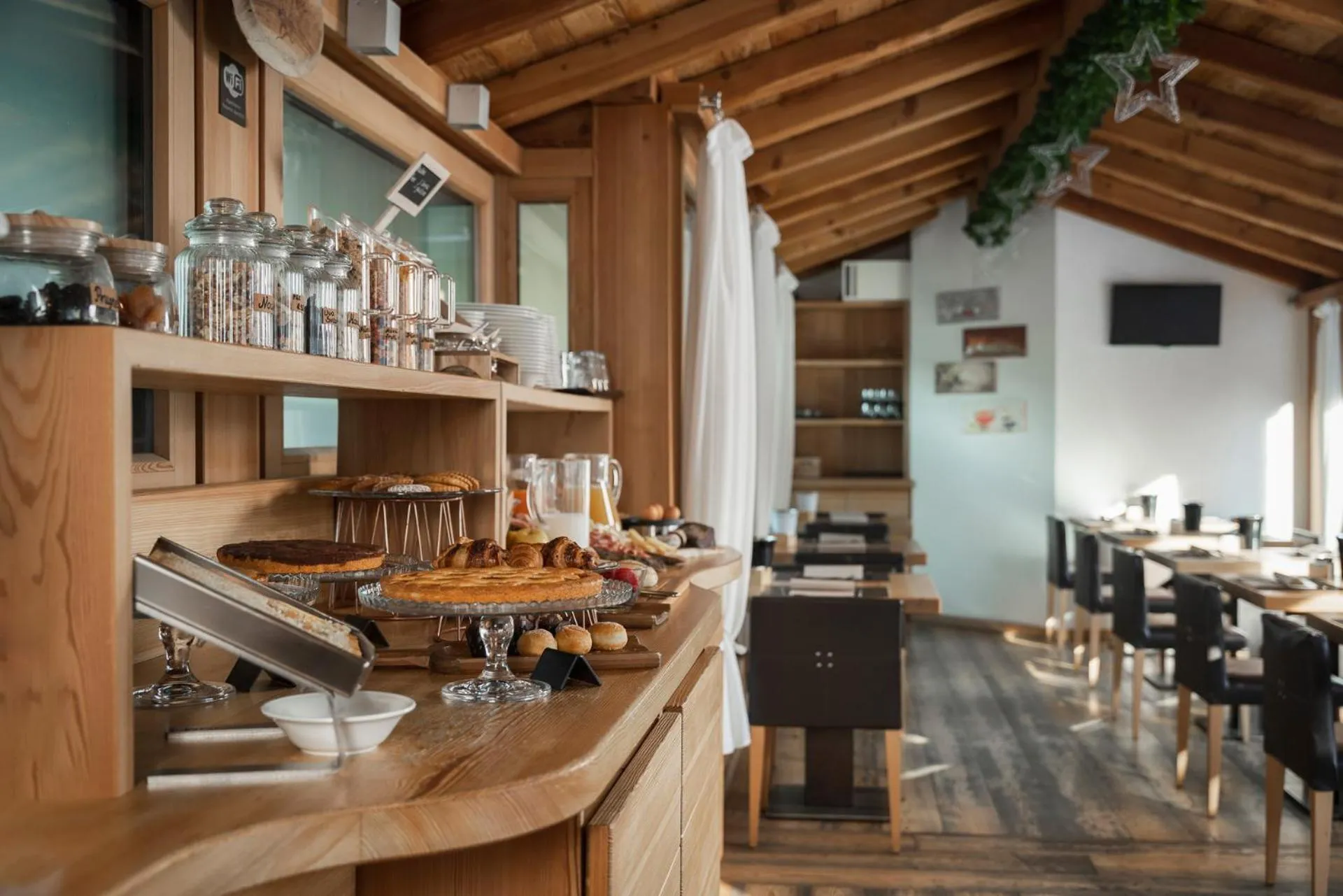 Breakfast in Alpen Hotel Chalet