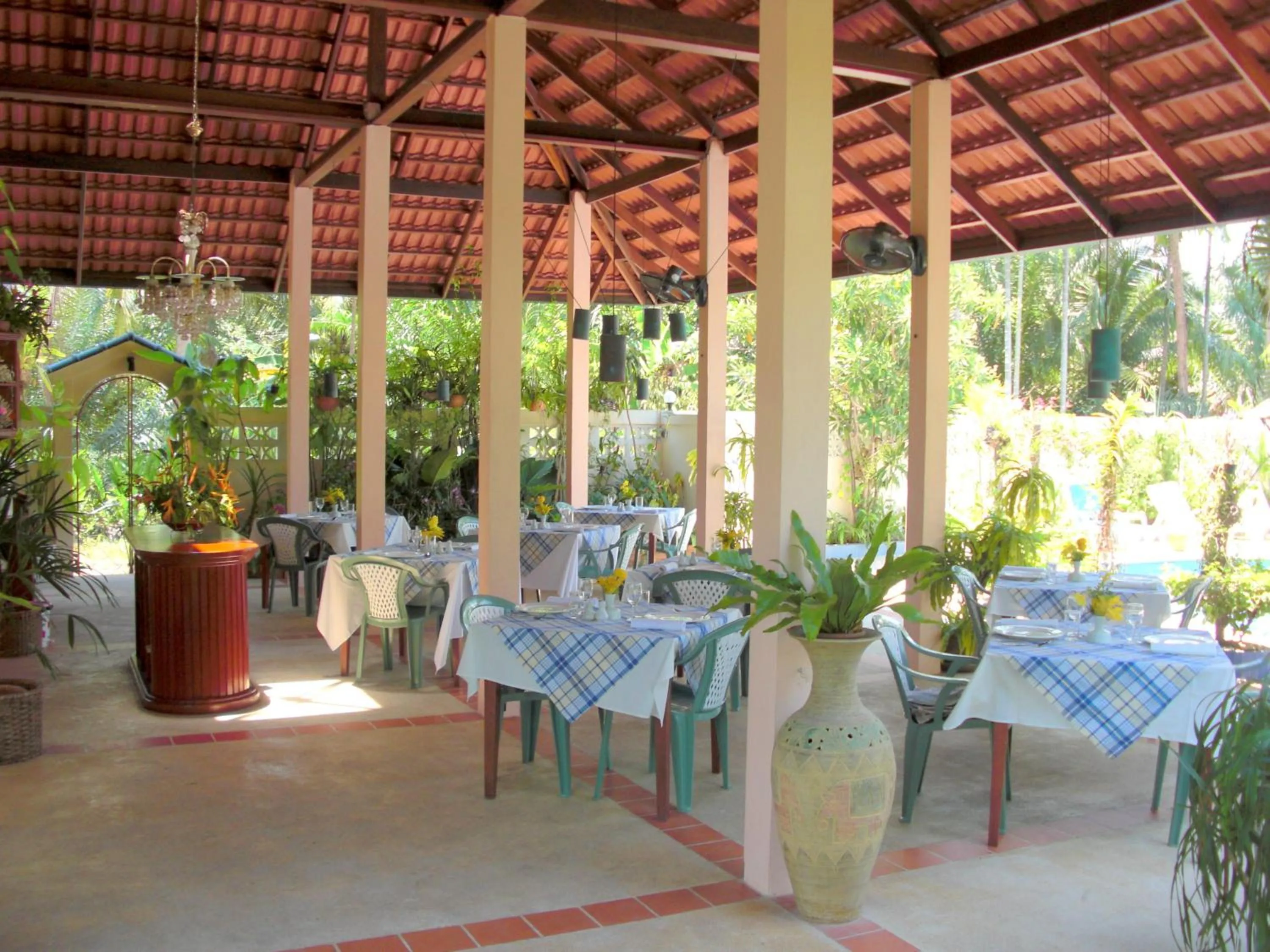 Restaurant/places to eat in Ekman Garden Resort