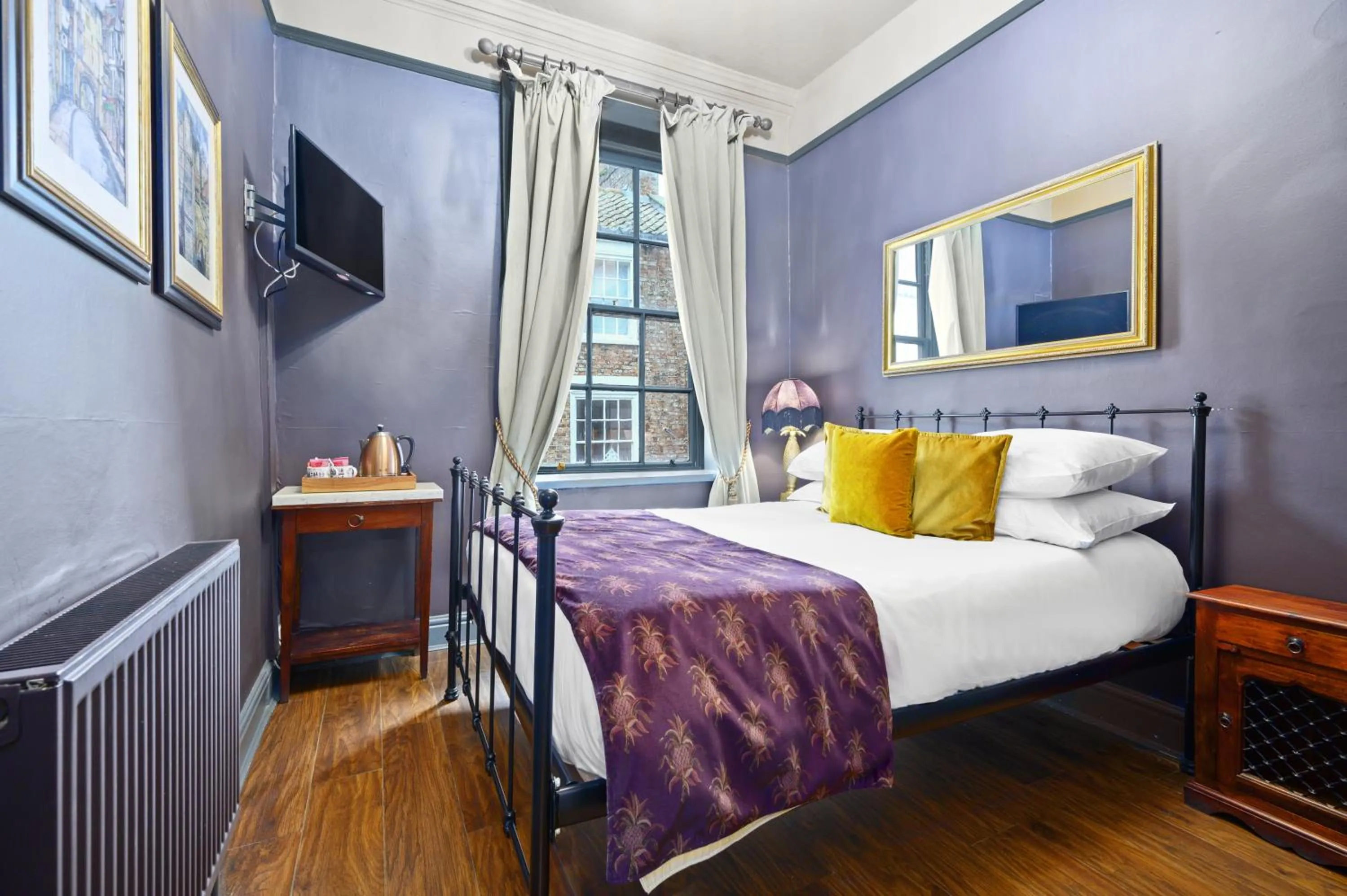 Bed in The Fat Badger