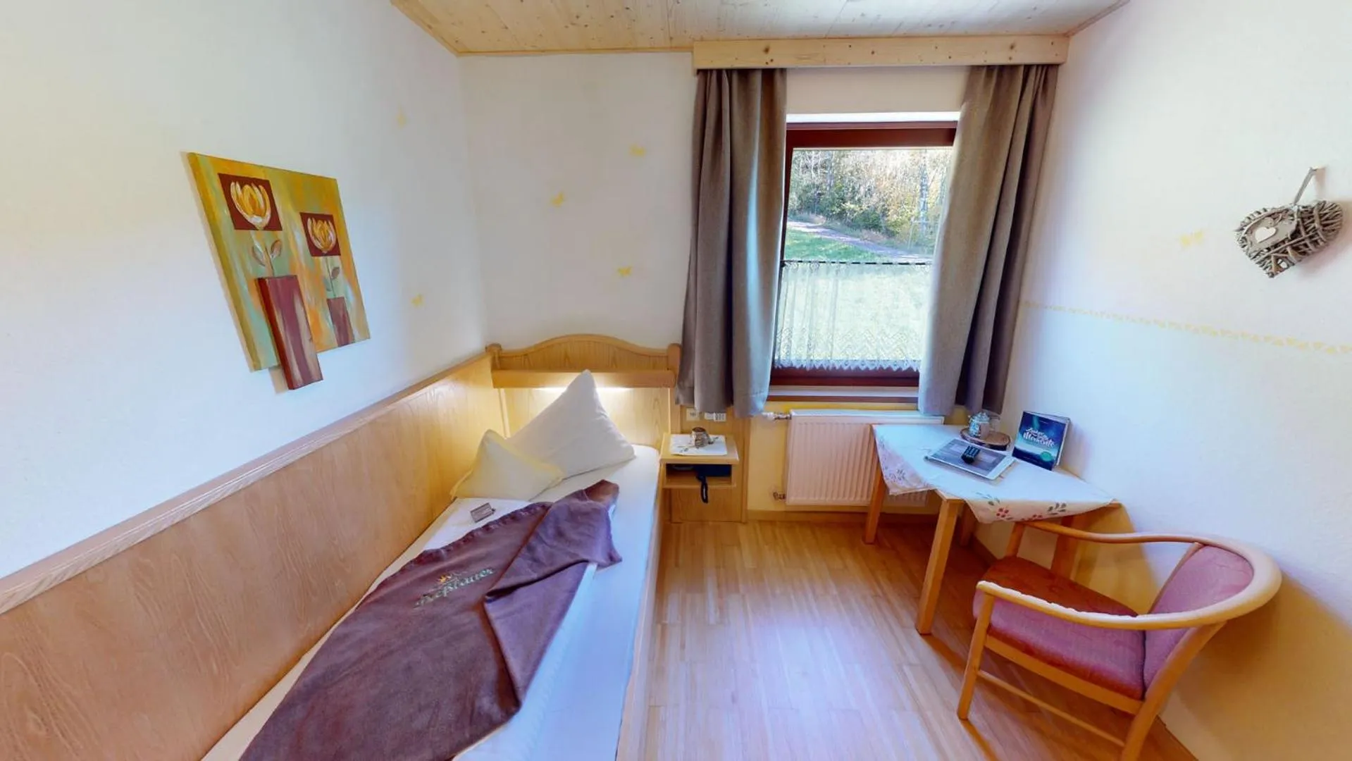 Bed in Berghotel Presslauer