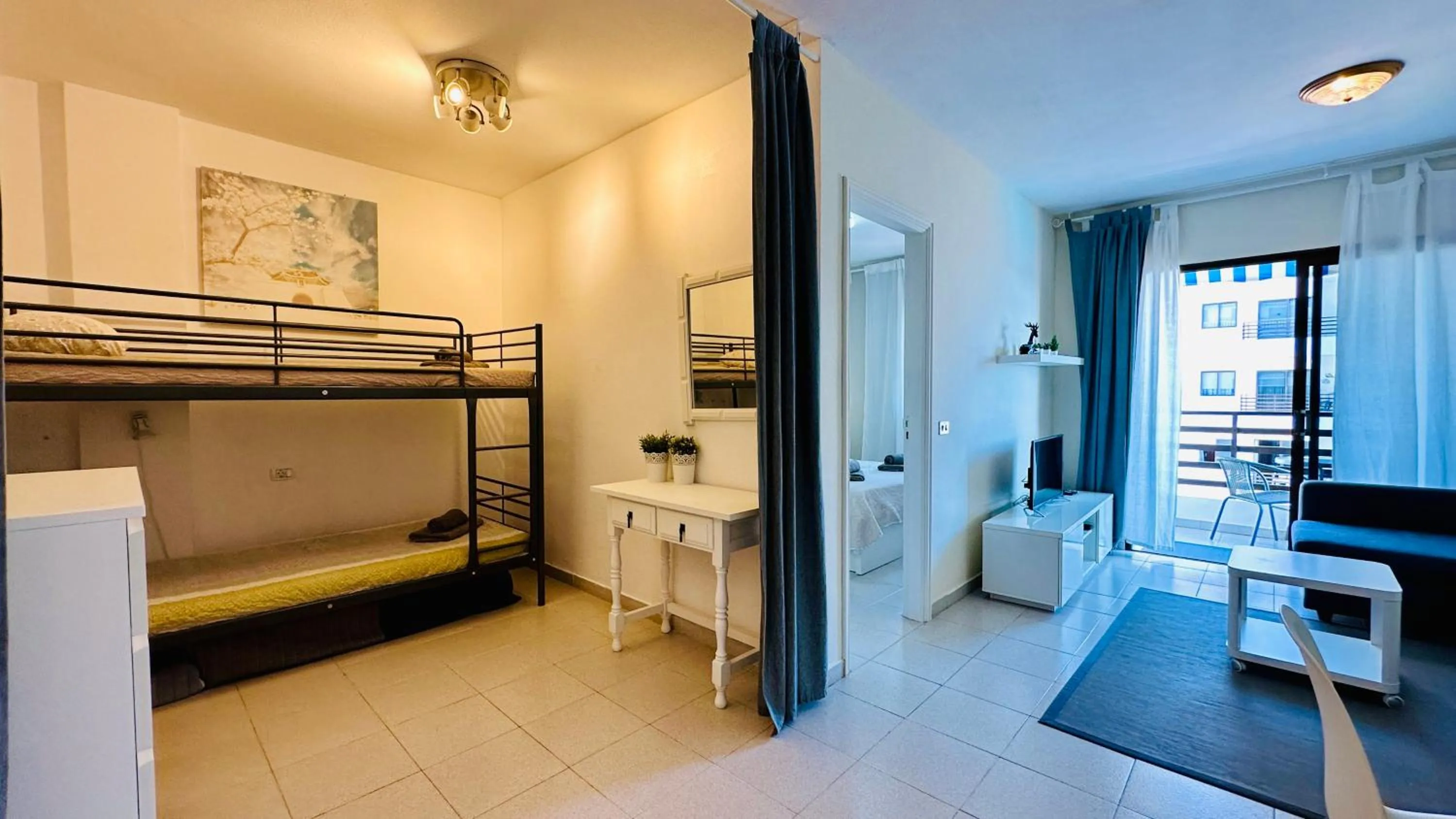 View (from property/room), Bed in Seguro El Sol 411