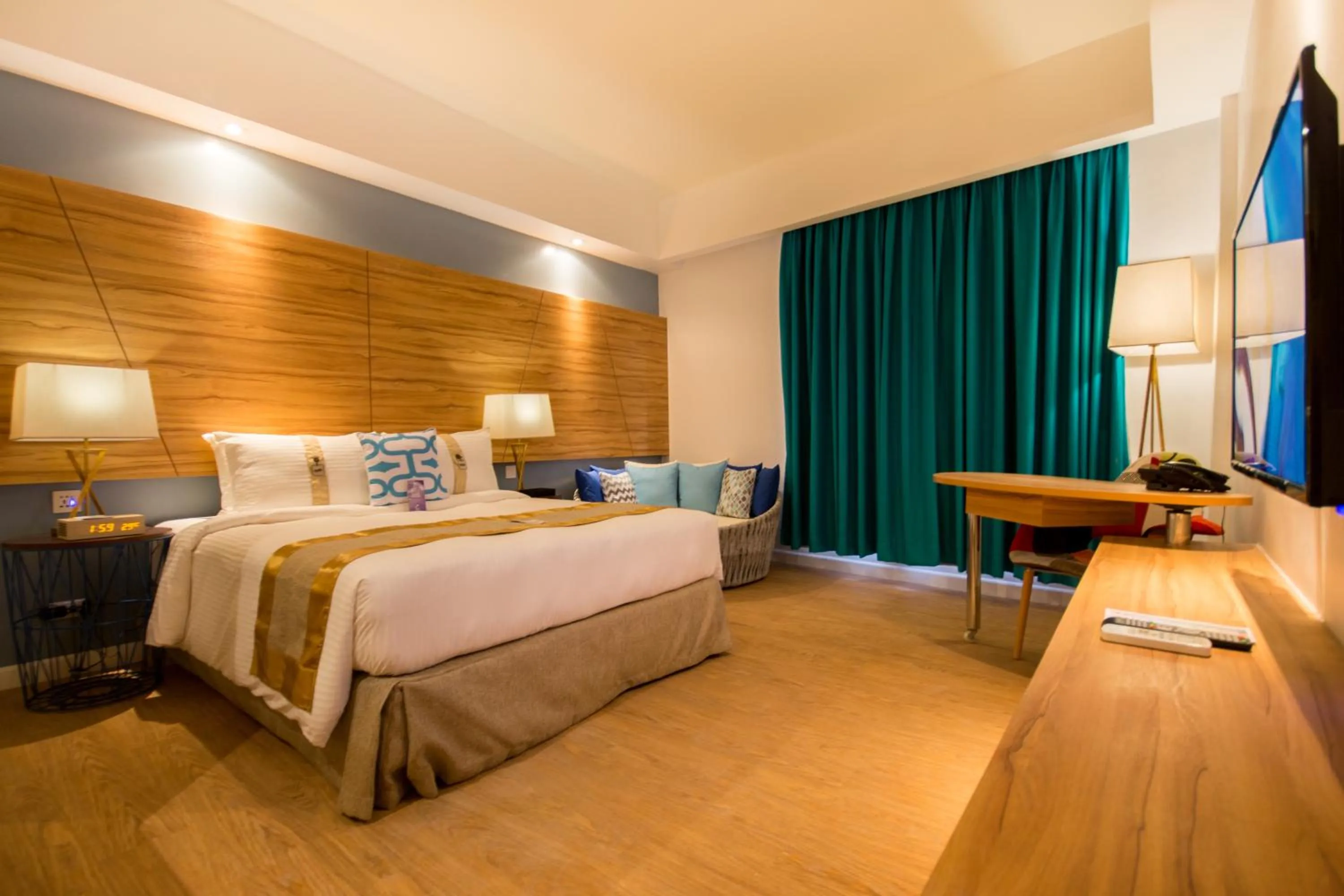 Bedroom, Bed in Ferra Hotel and Garden Suites