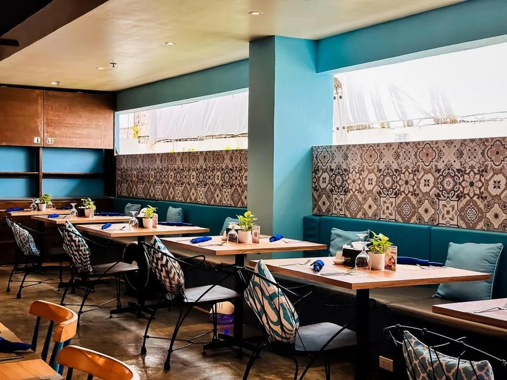 Restaurant/places to eat in Ferra Hotel and Garden Suites