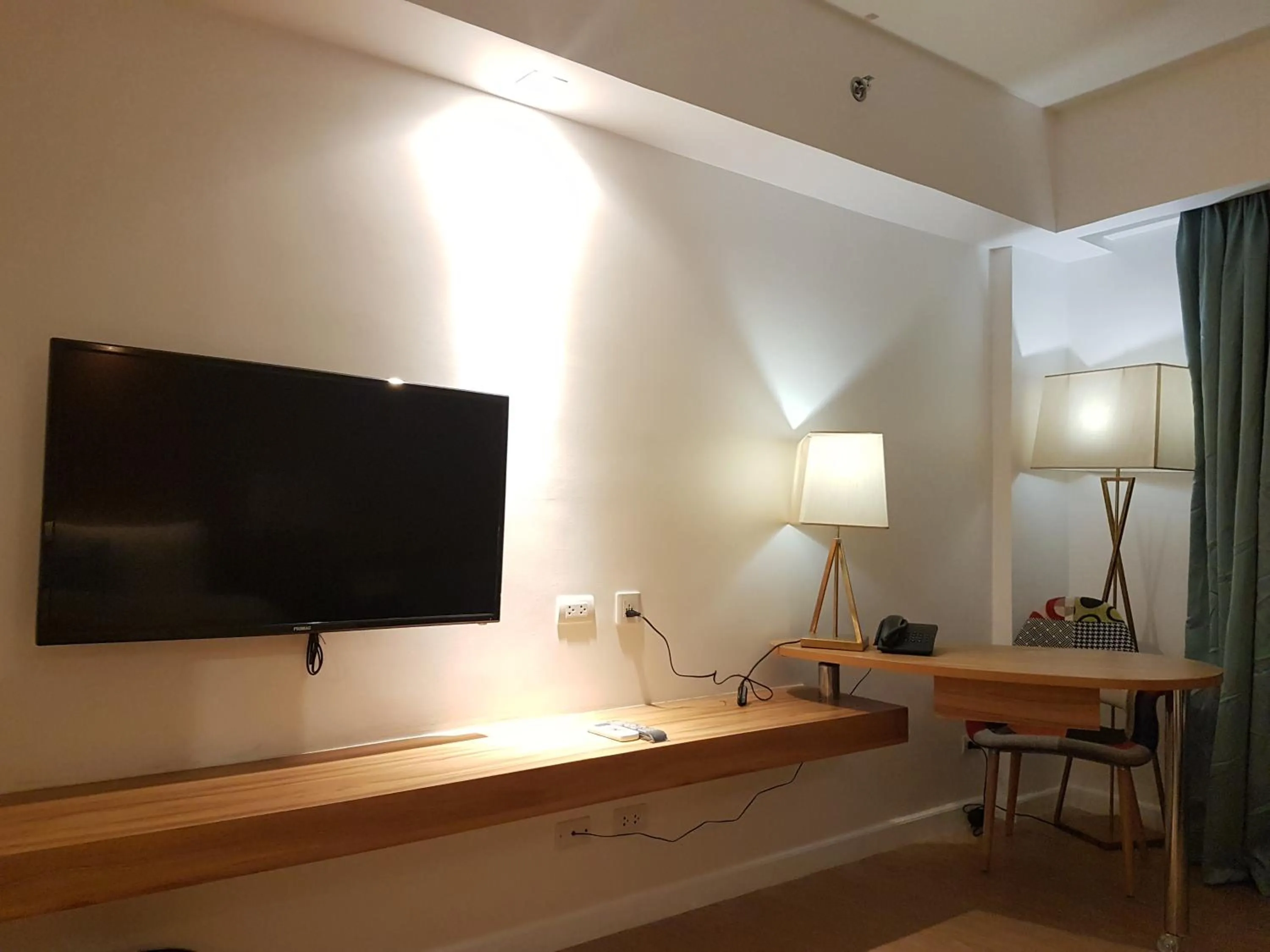 Seating area in Ferra Hotel and Garden Suites