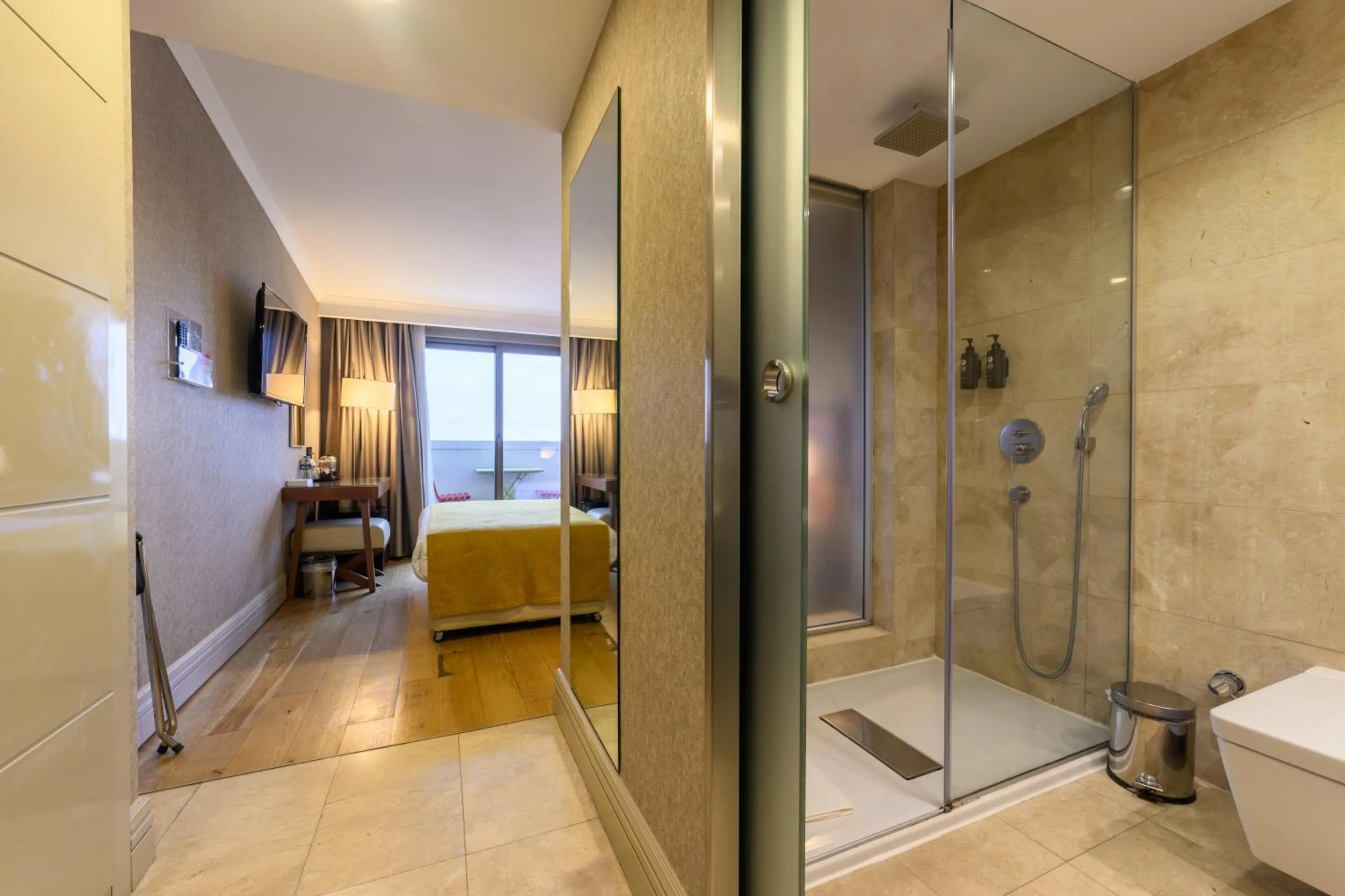 Photo of the whole room in Ramada by Wyndham Istanbul Grand Bazaar