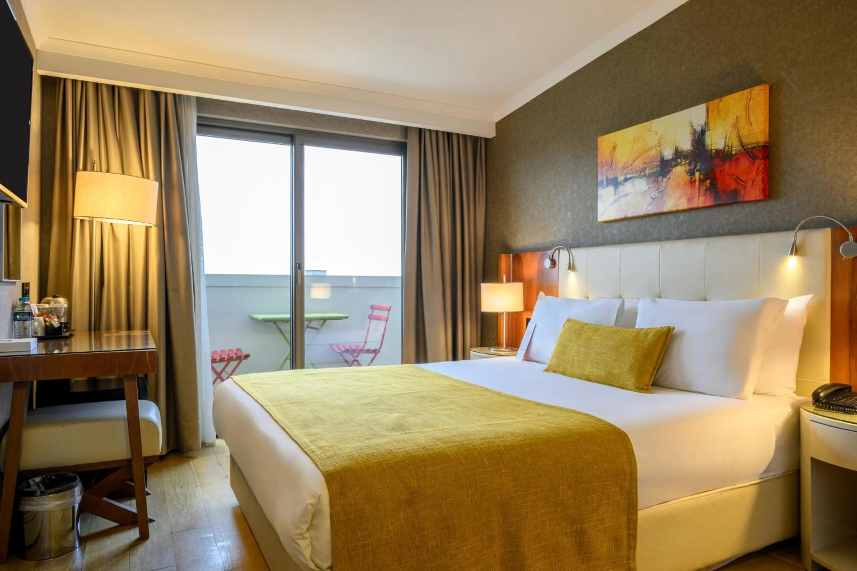 Photo of the whole room, Bed in Ramada by Wyndham Istanbul Grand Bazaar