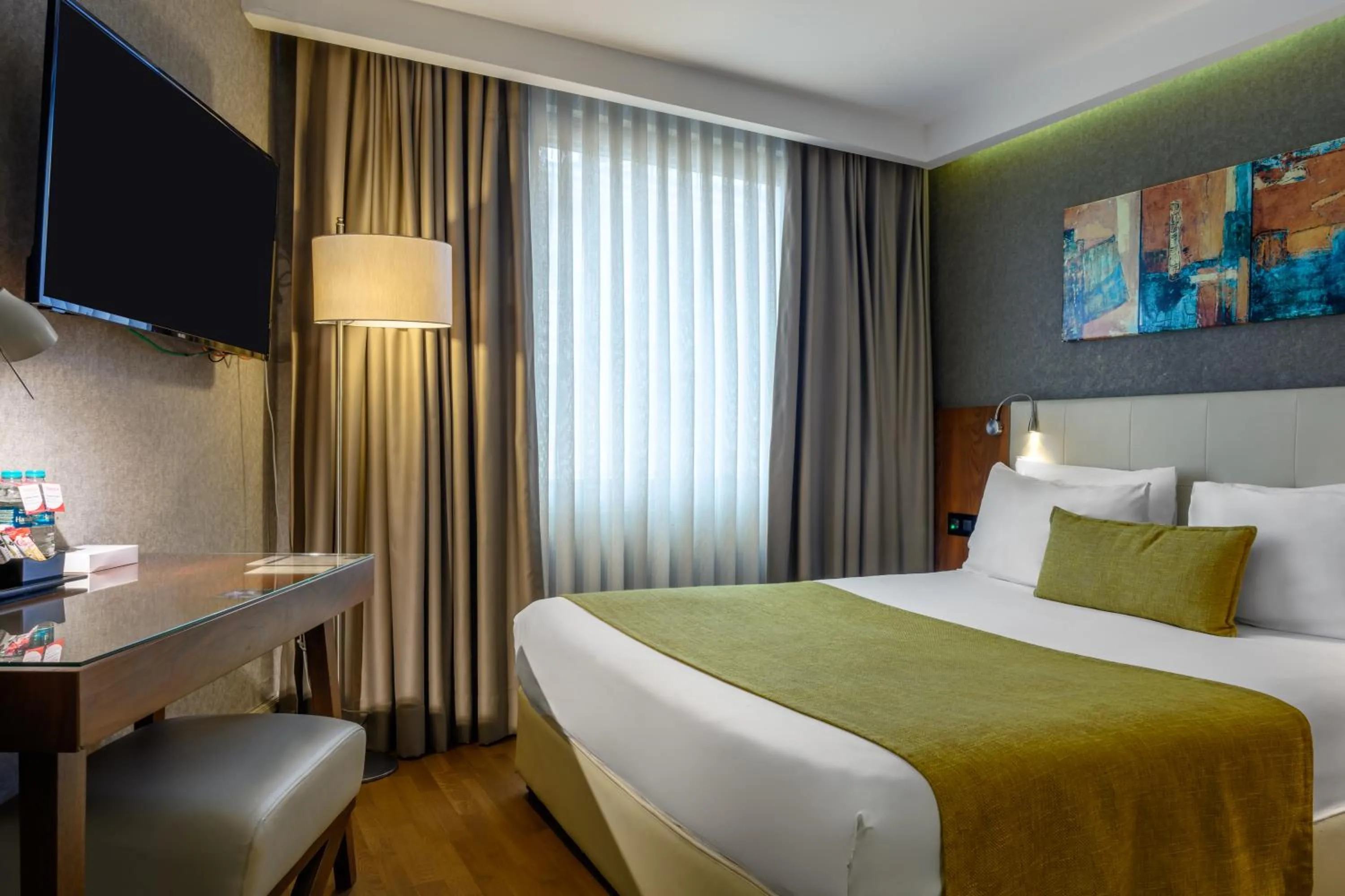TV and multimedia, Bed in Ramada by Wyndham Istanbul Grand Bazaar