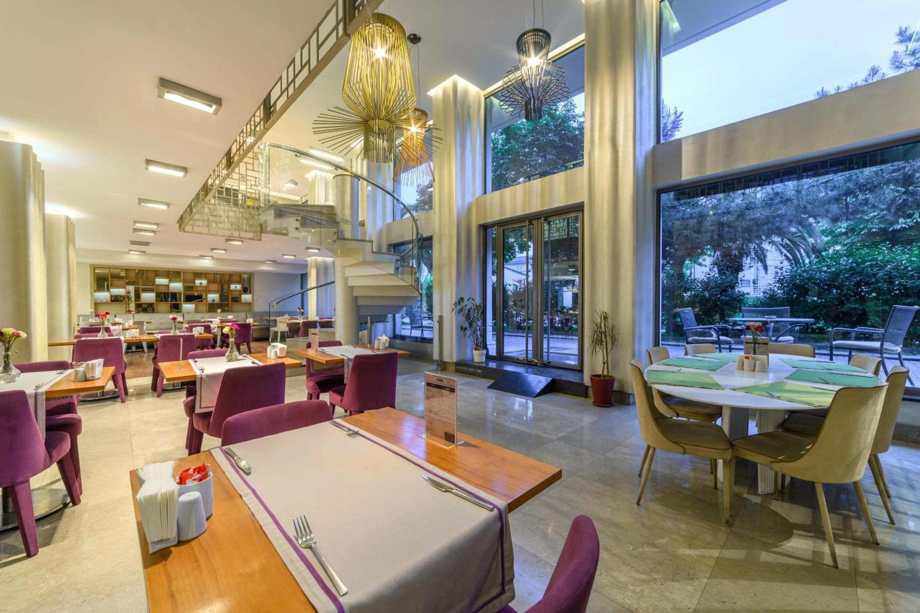 Restaurant/places to eat in Ramada by Wyndham Istanbul Grand Bazaar
