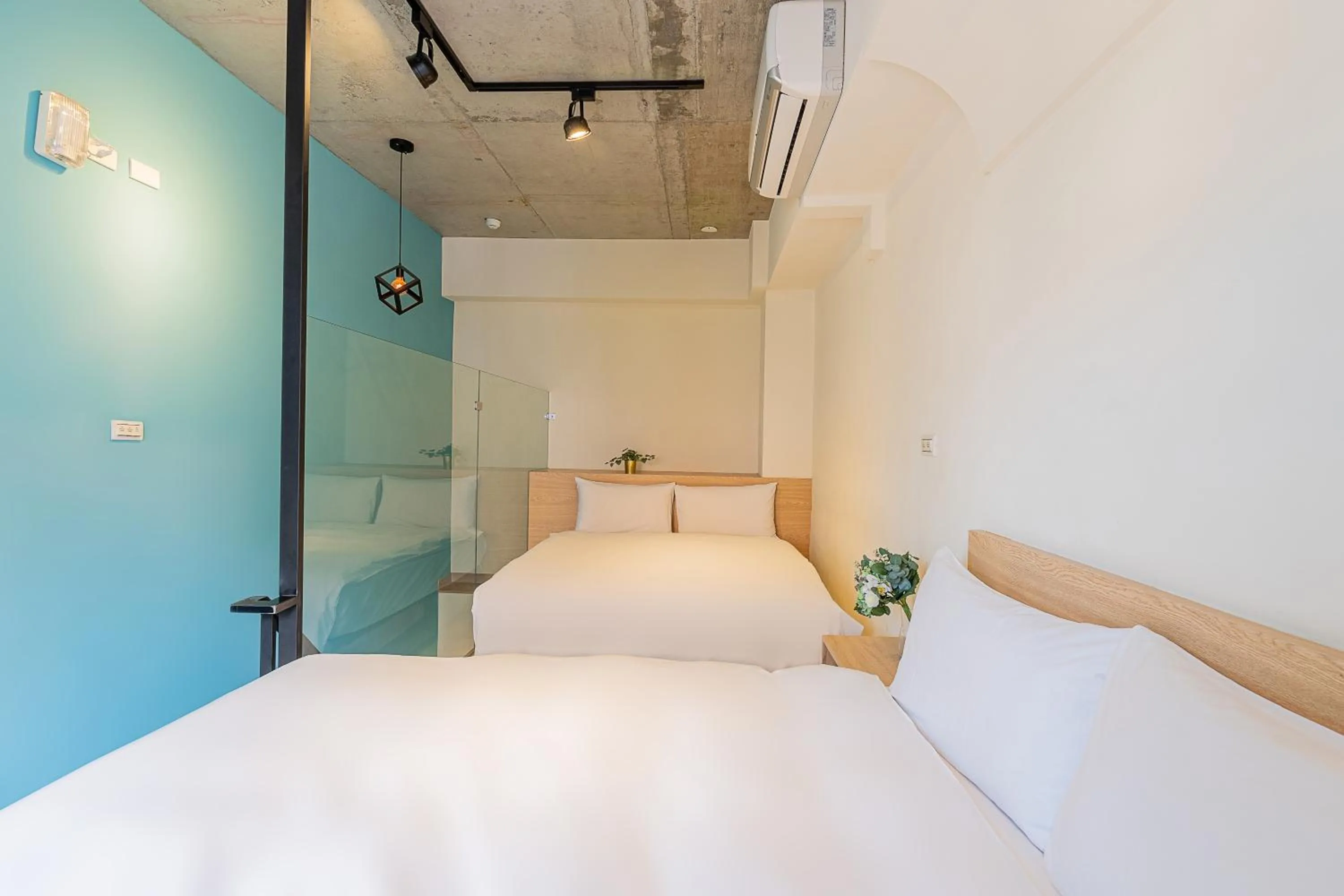 bunk bed, Bed in CHECK inn Express Taichung Yizhong