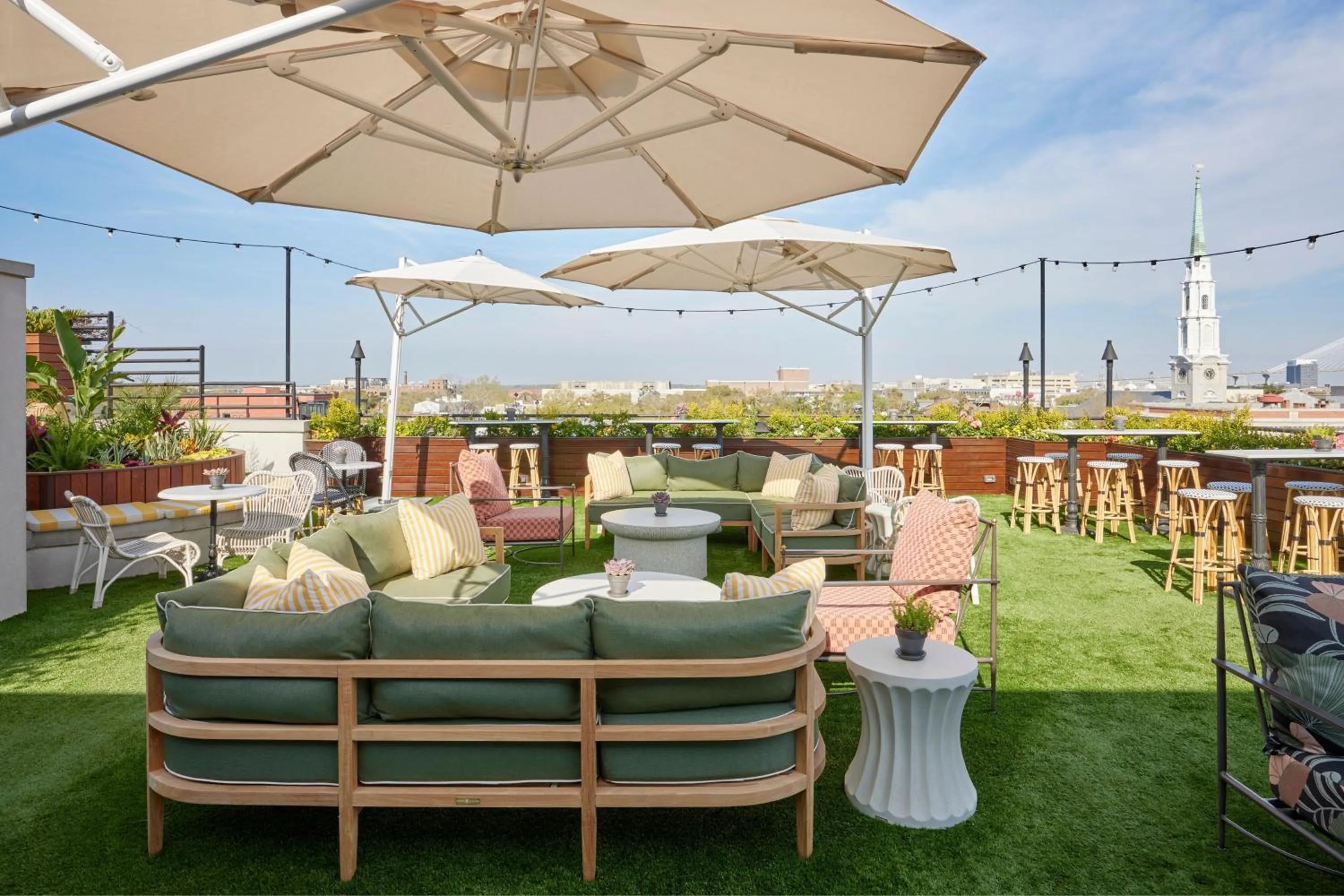 Restaurant/places to eat in Perry Lane Hotel, a Luxury Collection Hotel, Savannah