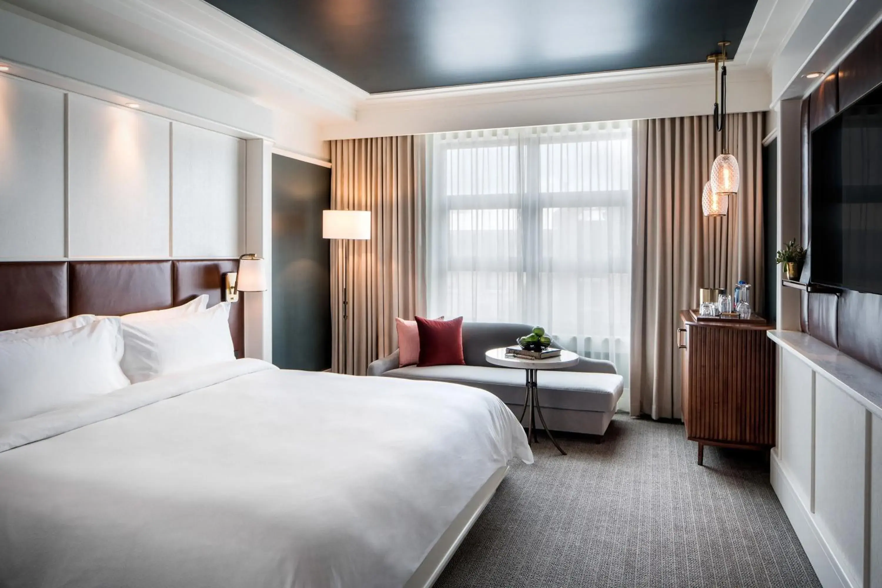 Deluxe 1 King, City view in Perry Lane Hotel, a Luxury Collection Hotel, Savannah Deluxe 1 King, City view in Perry Lane Hotel, a Luxury Collection Hotel, Savannah