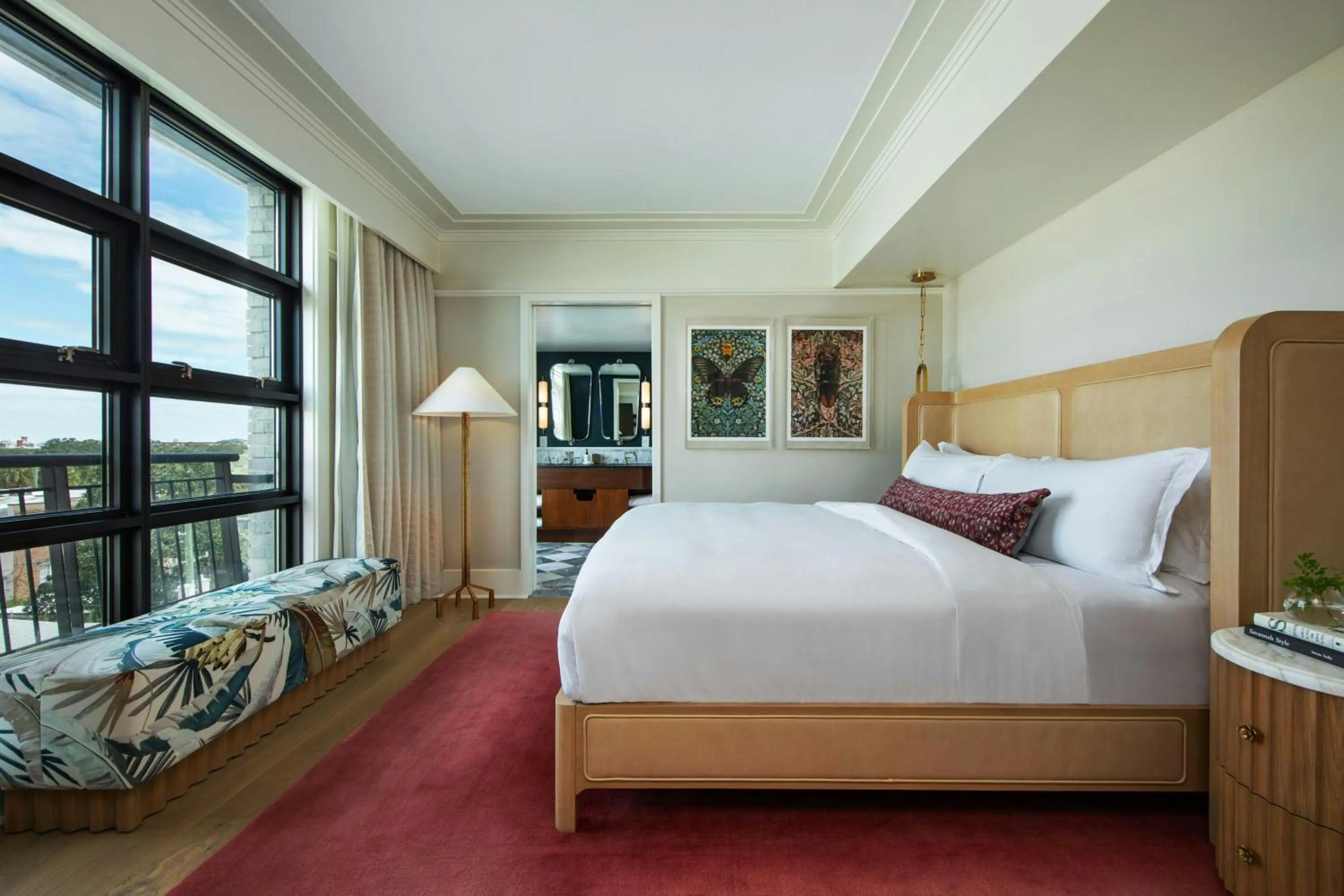 Photo of the whole room, Bed in Perry Lane Hotel, a Luxury Collection Hotel, Savannah