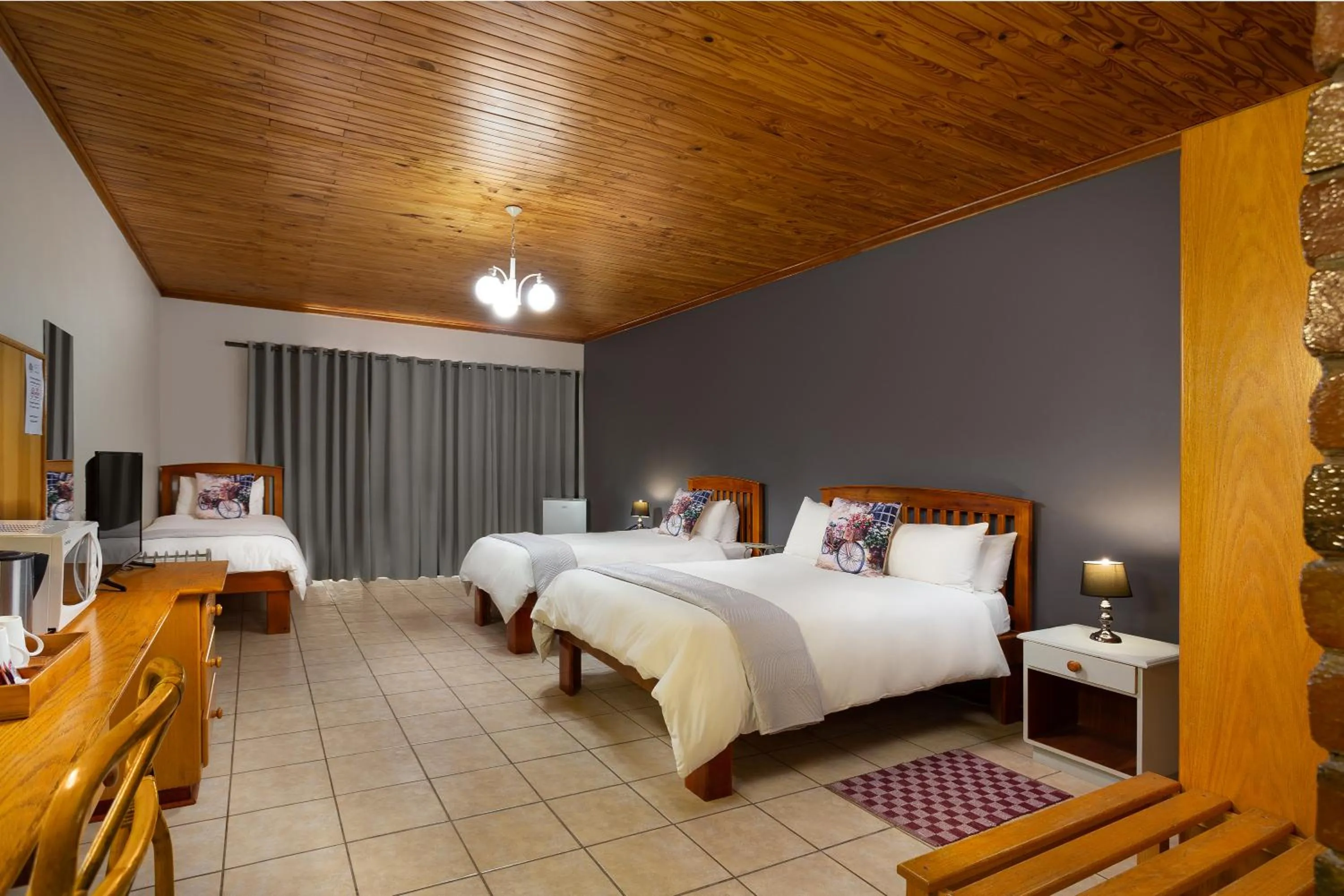 Bed in Merino Inn Hotel