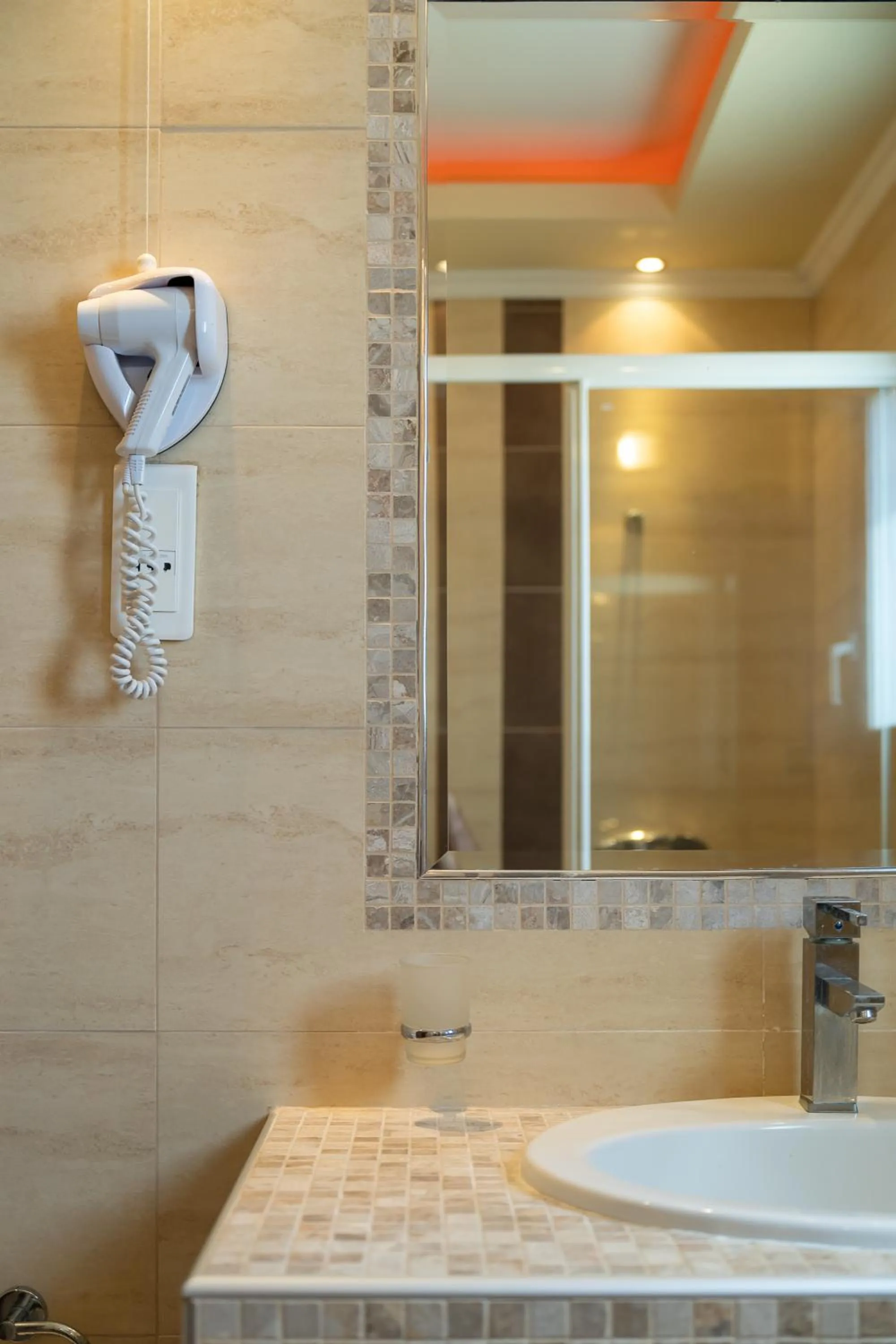 Meliton Inn Hotel & Suites by the beach