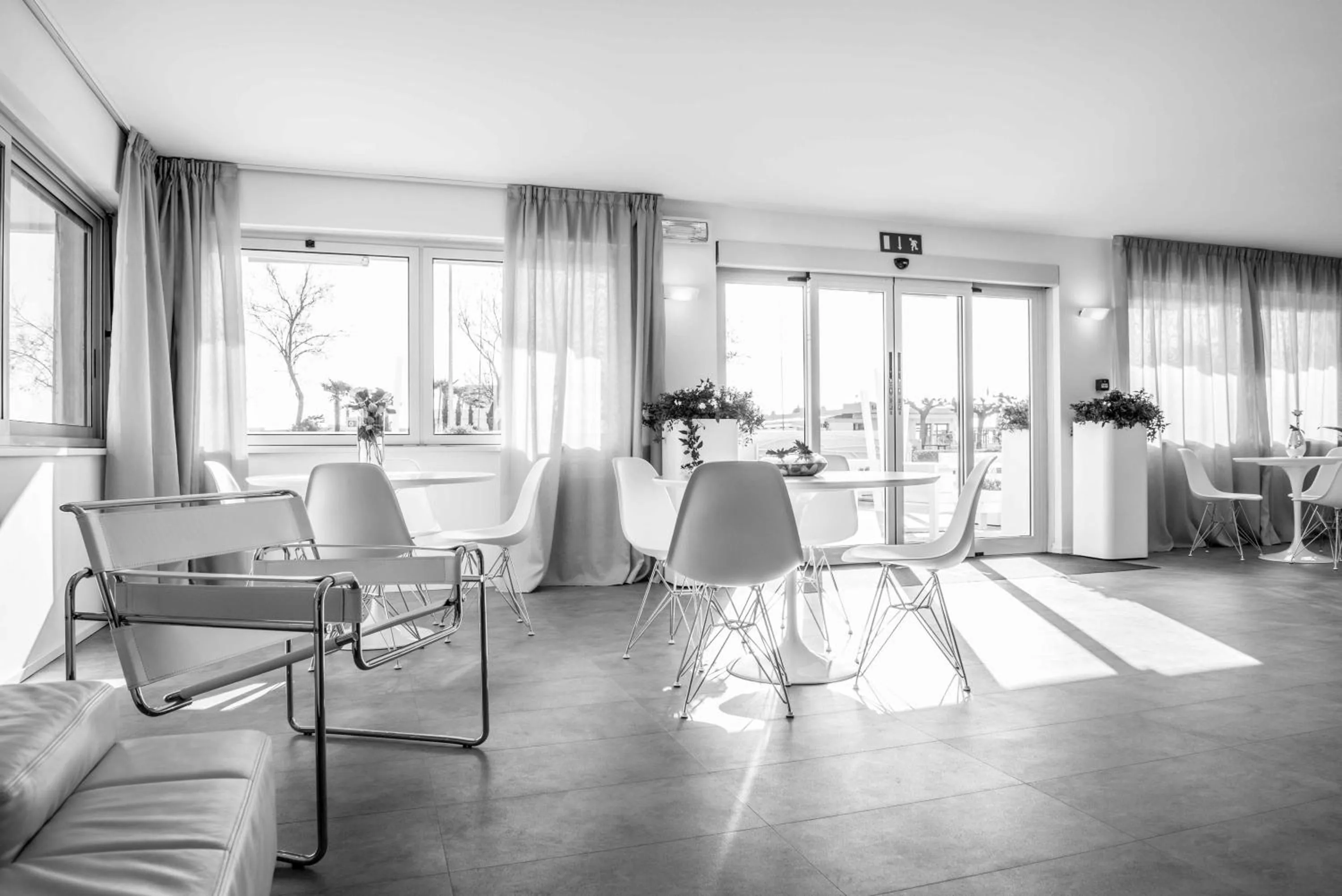 Seating area in Hotel Commodore