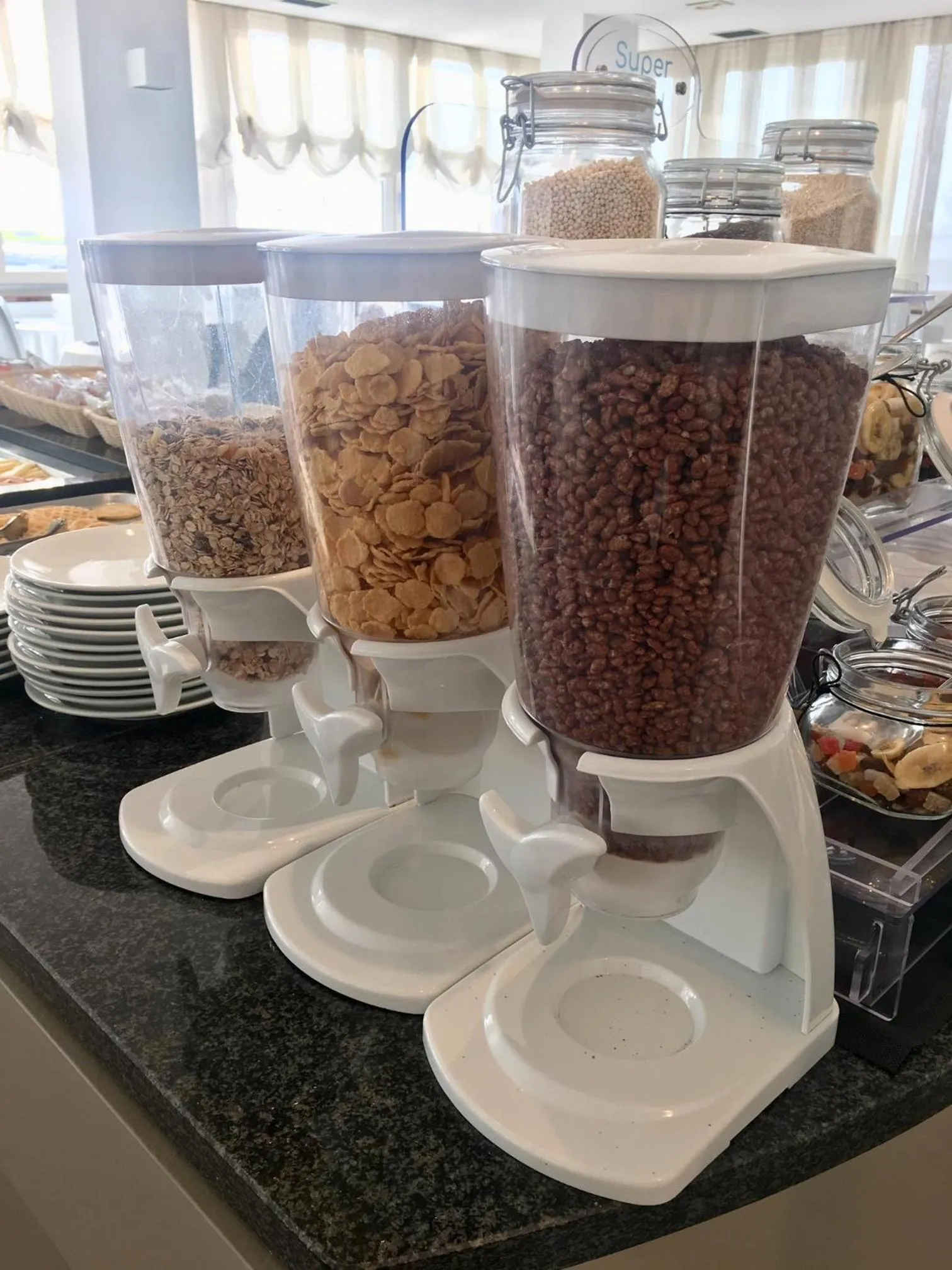 Breakfast in Hotel Commodore