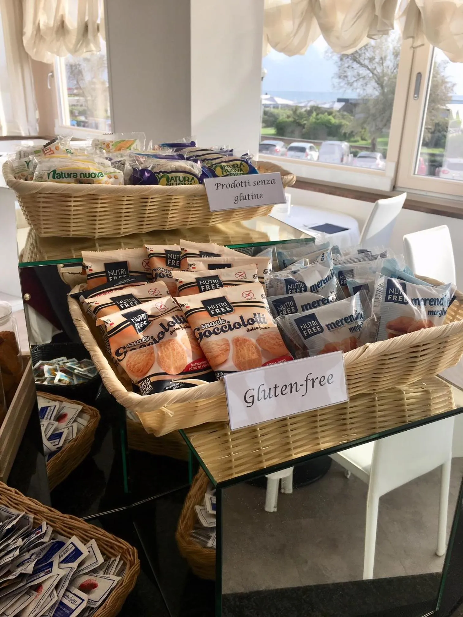 Continental breakfast in Hotel Commodore