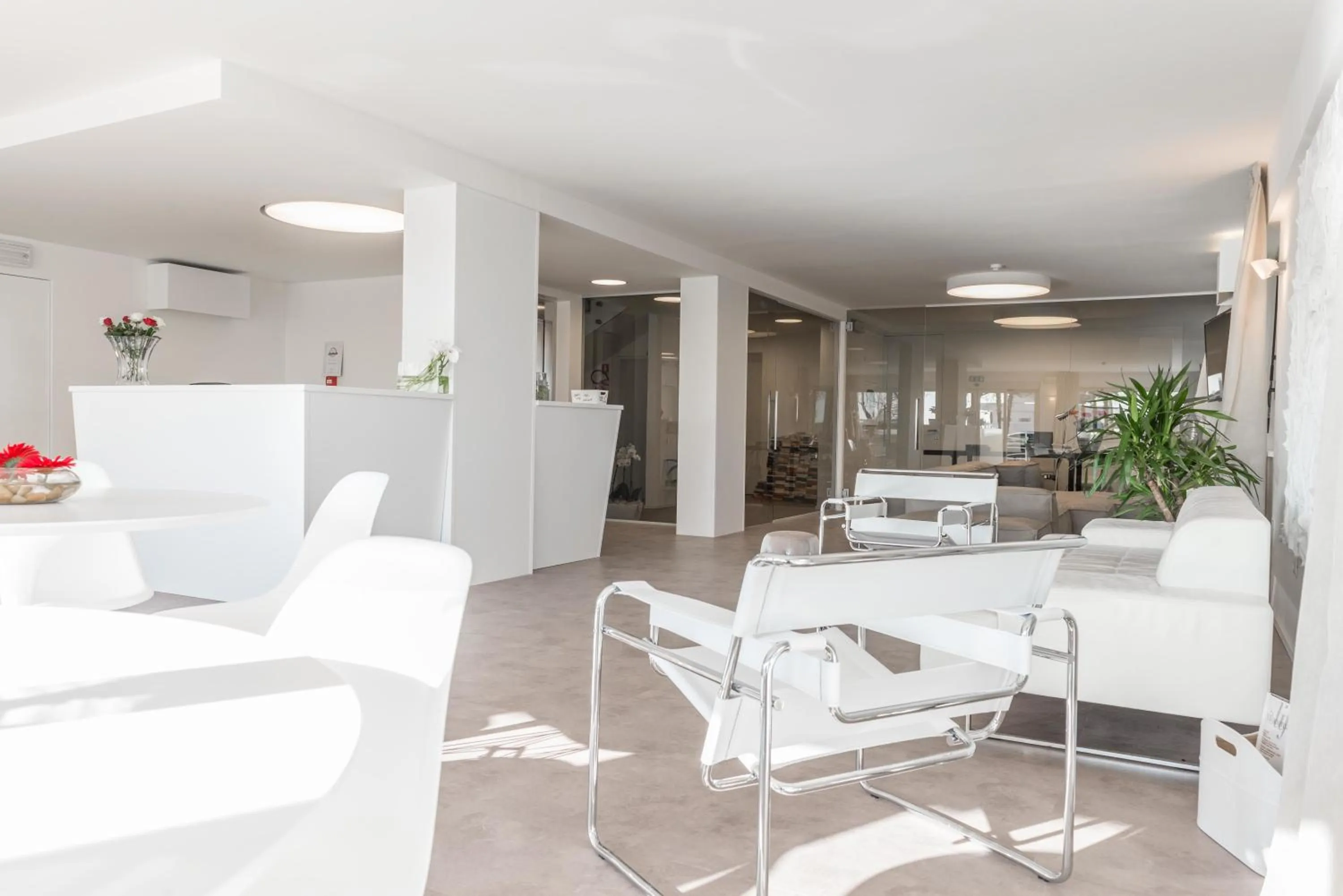 Seating area in Hotel Commodore